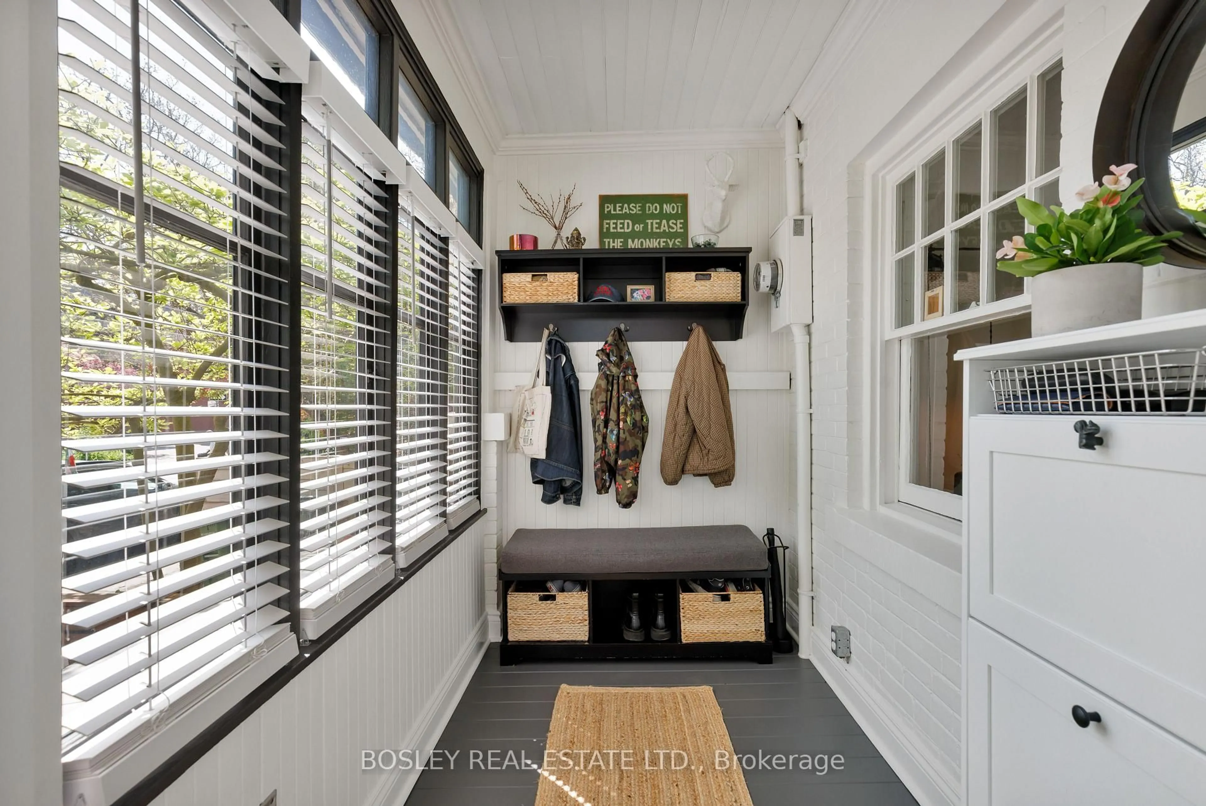 Indoor entryway for 356 Ontario St, Toronto Ontario M5A 2V7