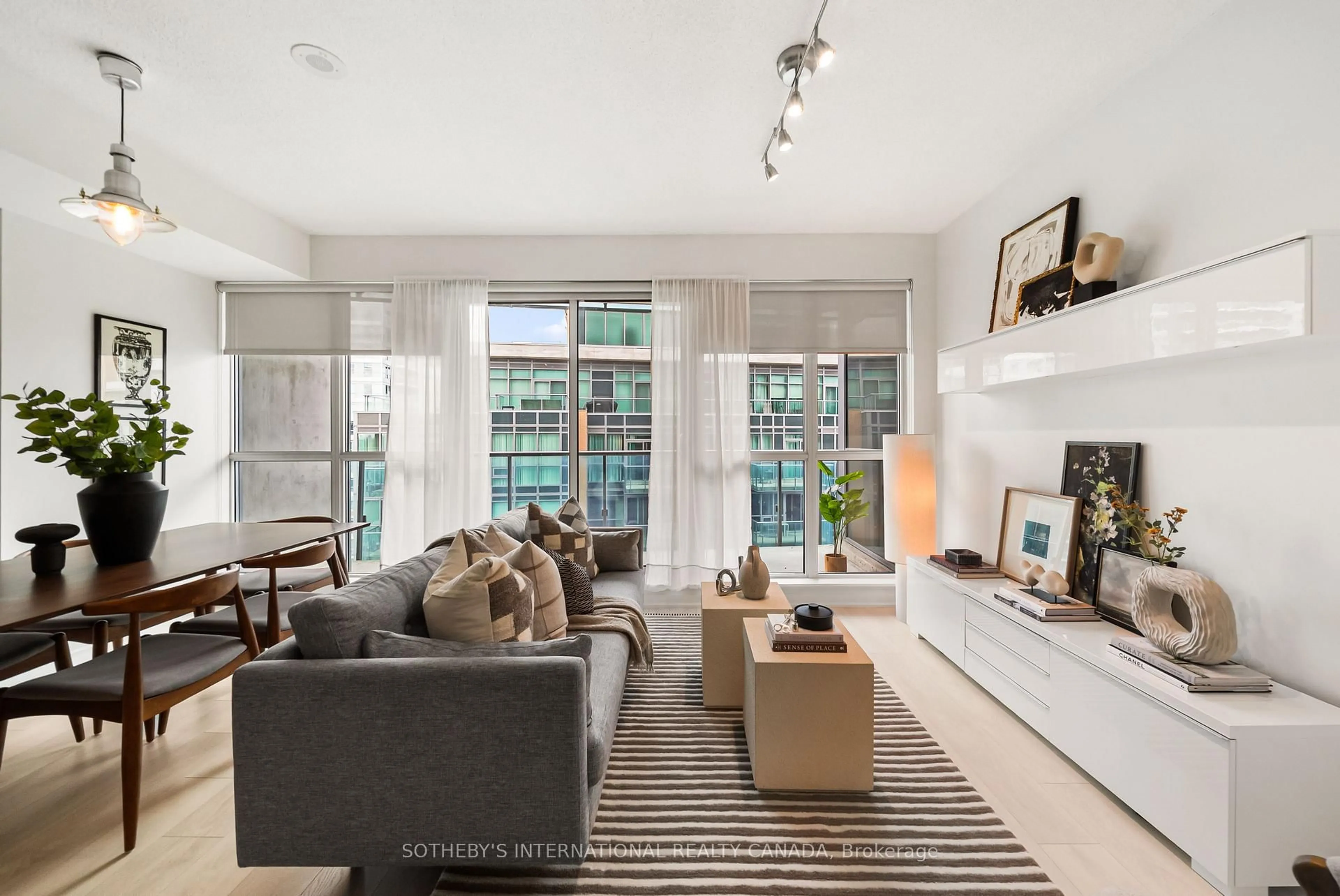 Living room with furniture, unknown for 150 East Liberty St #1405, Toronto Ontario M6K 3R5