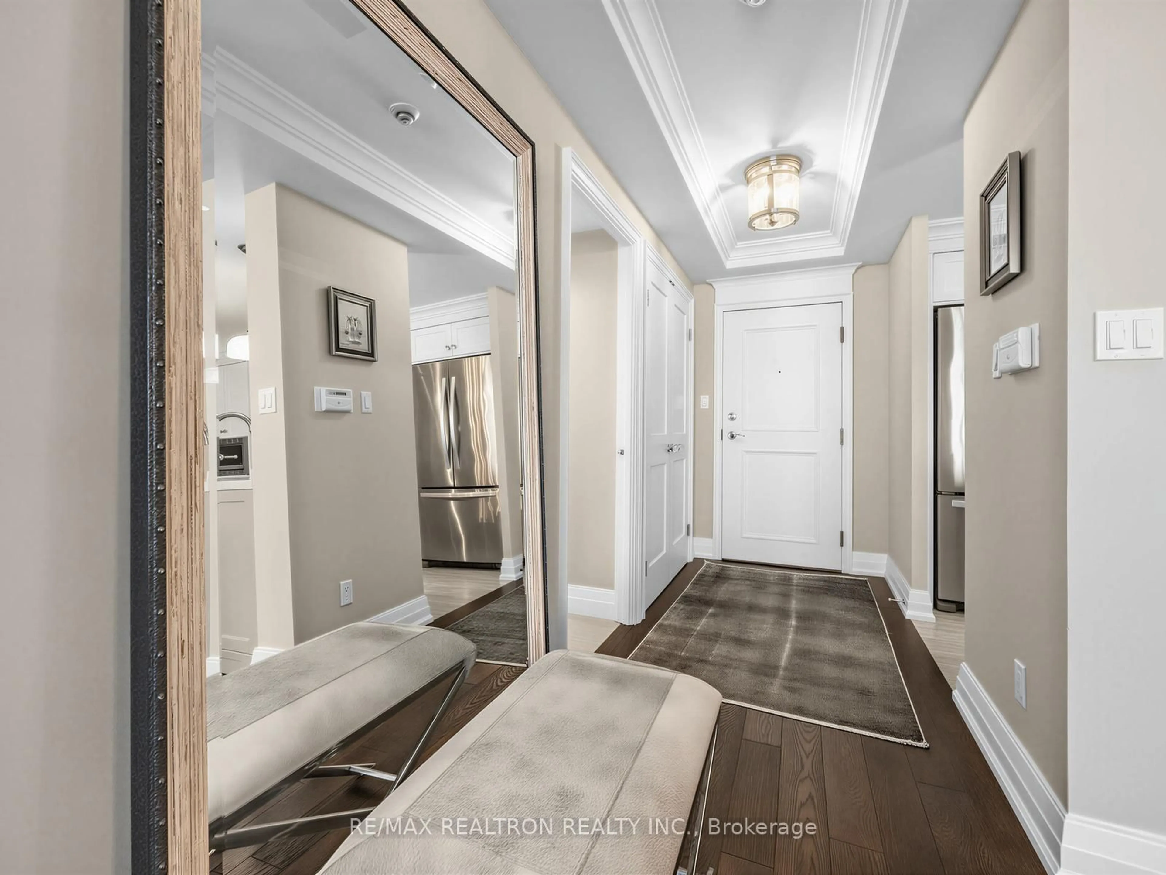Indoor entryway for 268 Ridley Blvd #509, Toronto Ontario M5M 4N3