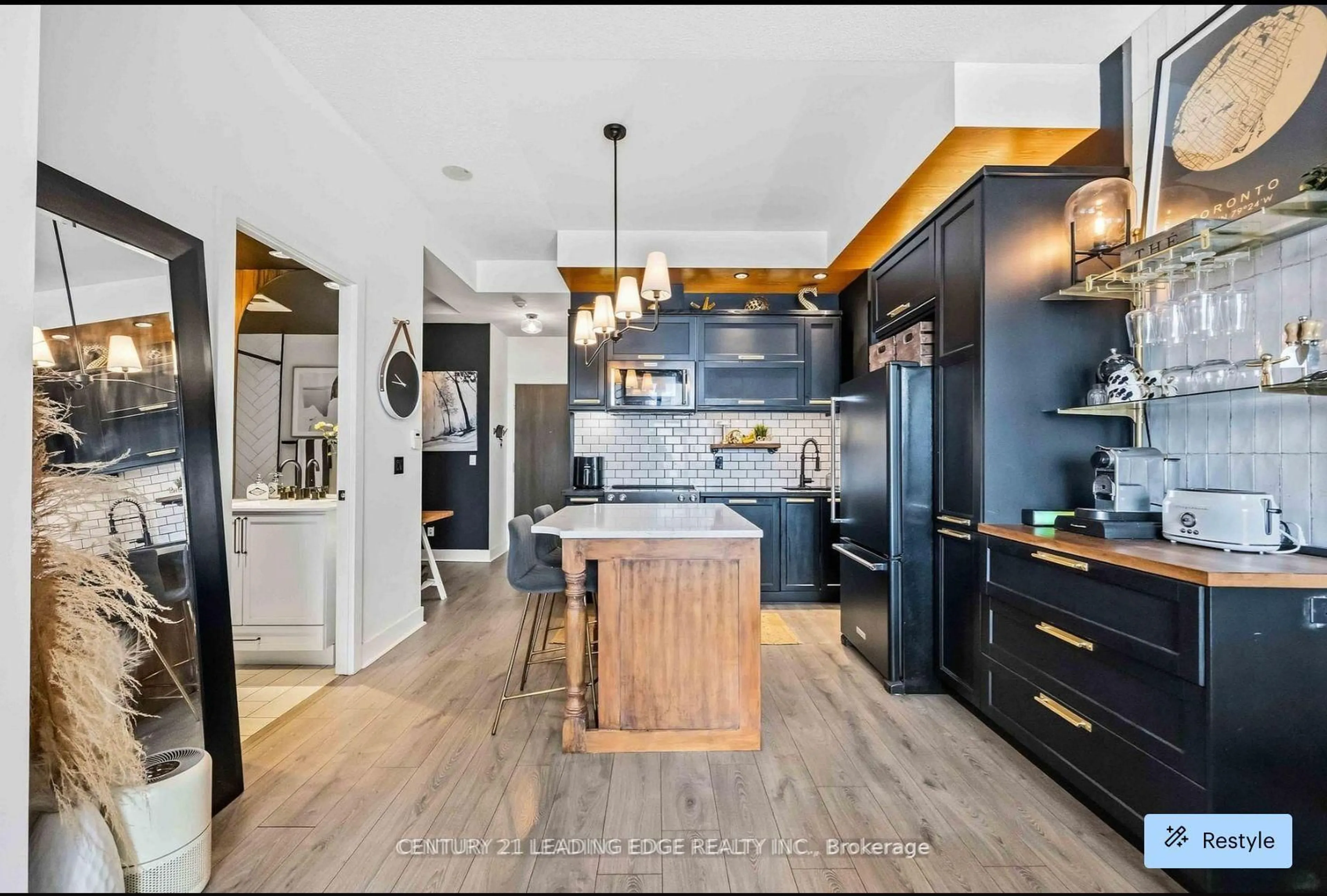 Open concept kitchen, unknown for 28 Linden St #2203, Toronto Ontario M4Y 0A4