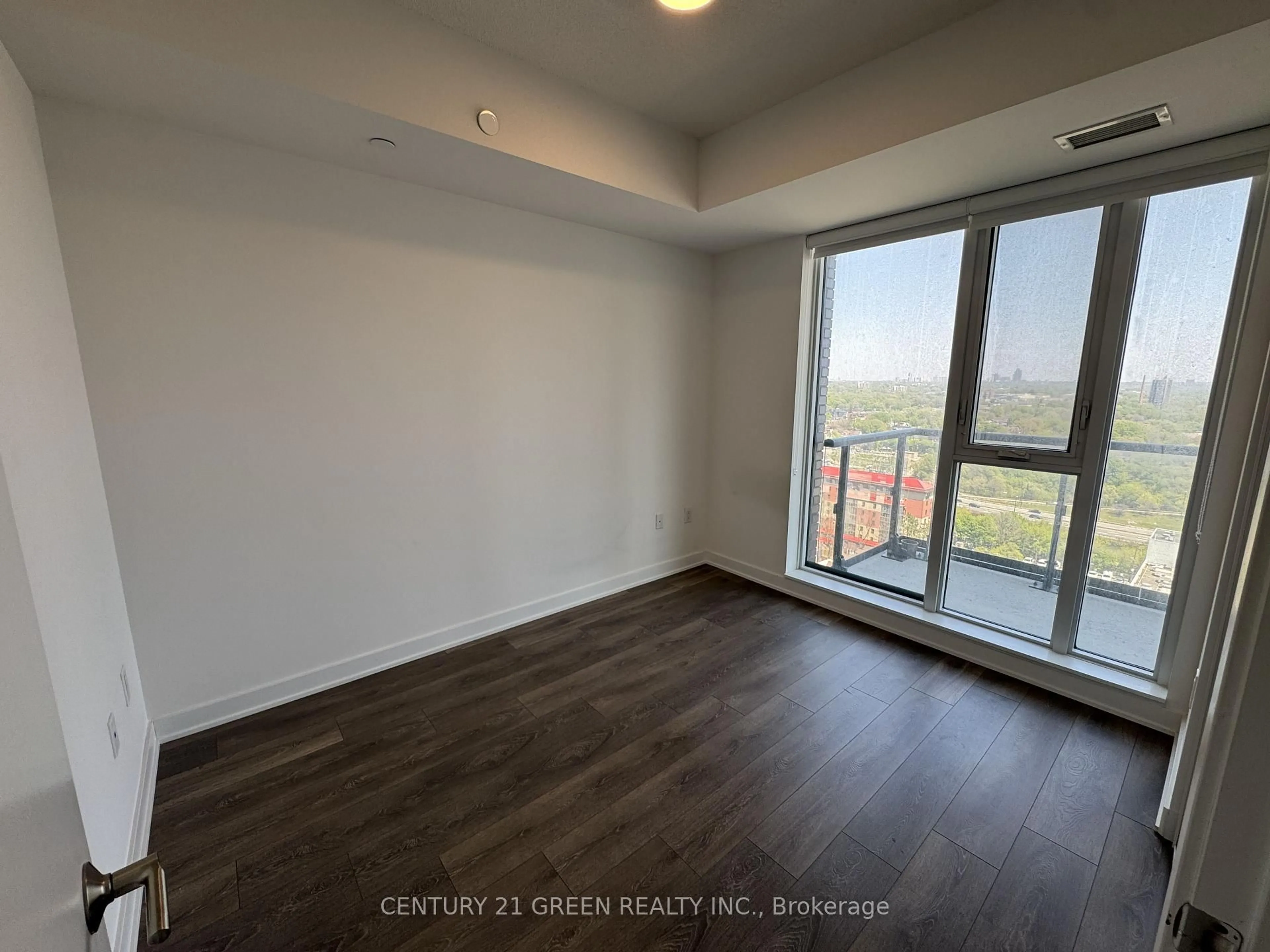 A pic of a room for 130 River St, Toronto Ontario M5A 0R8