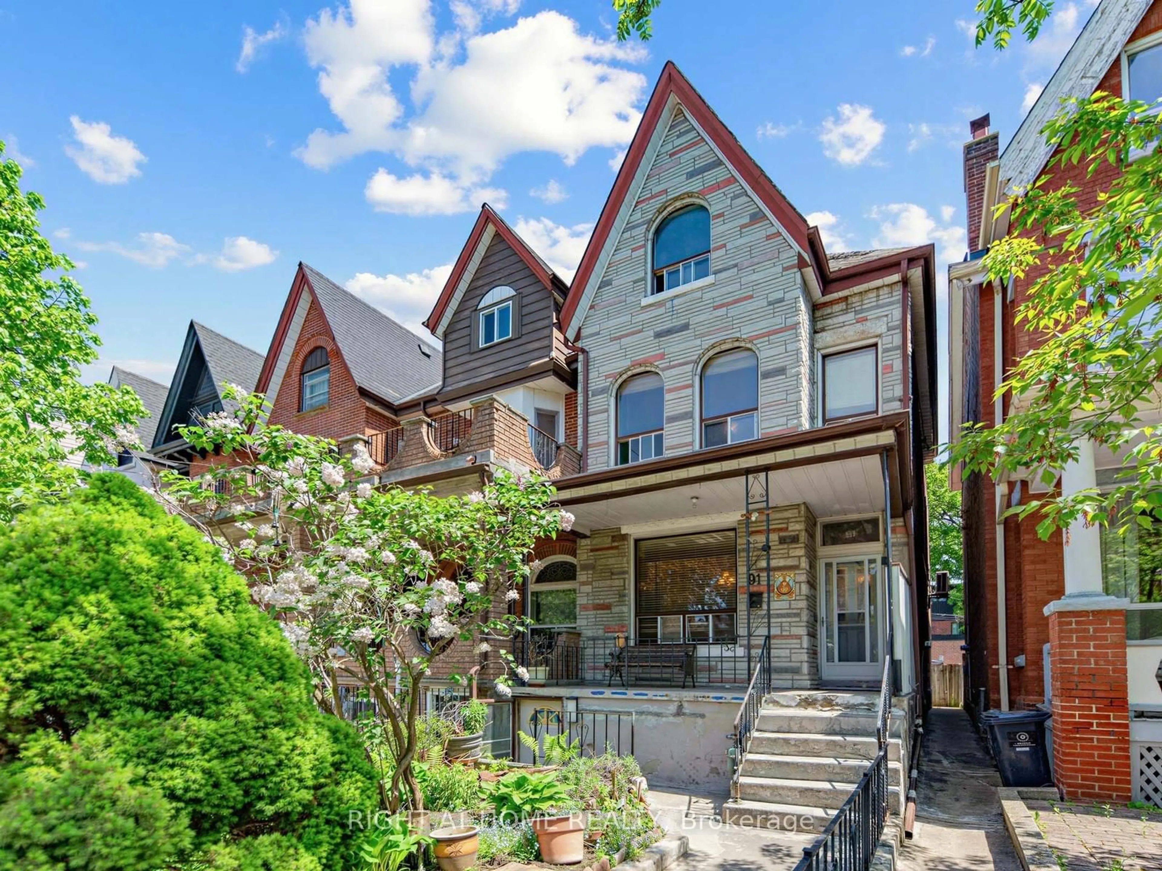 Home with brick exterior material, street for 91 Borden St, Toronto Ontario M5S 2M8