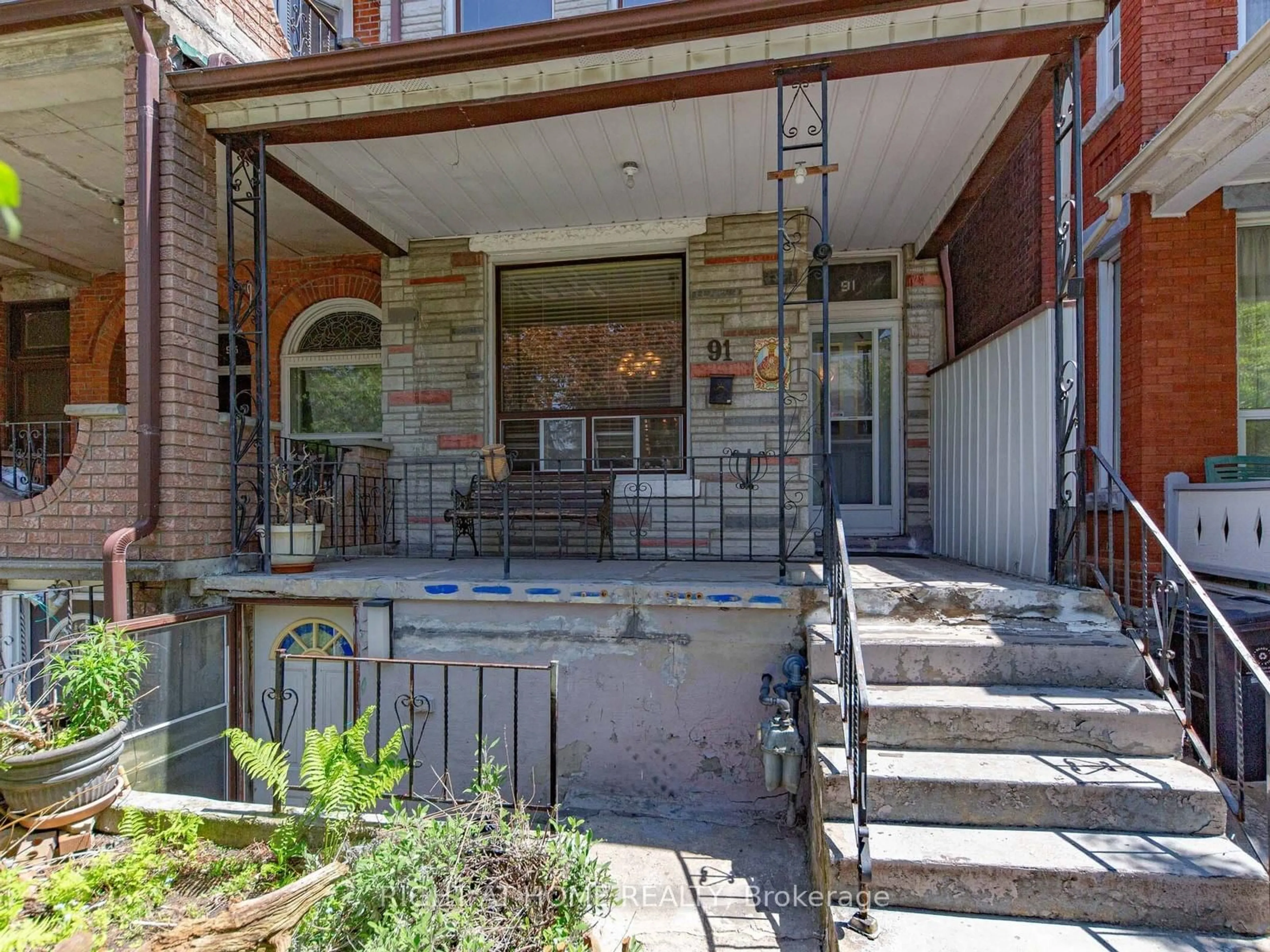 Home with brick exterior material, building for 91 Borden St, Toronto Ontario M5S 2M8