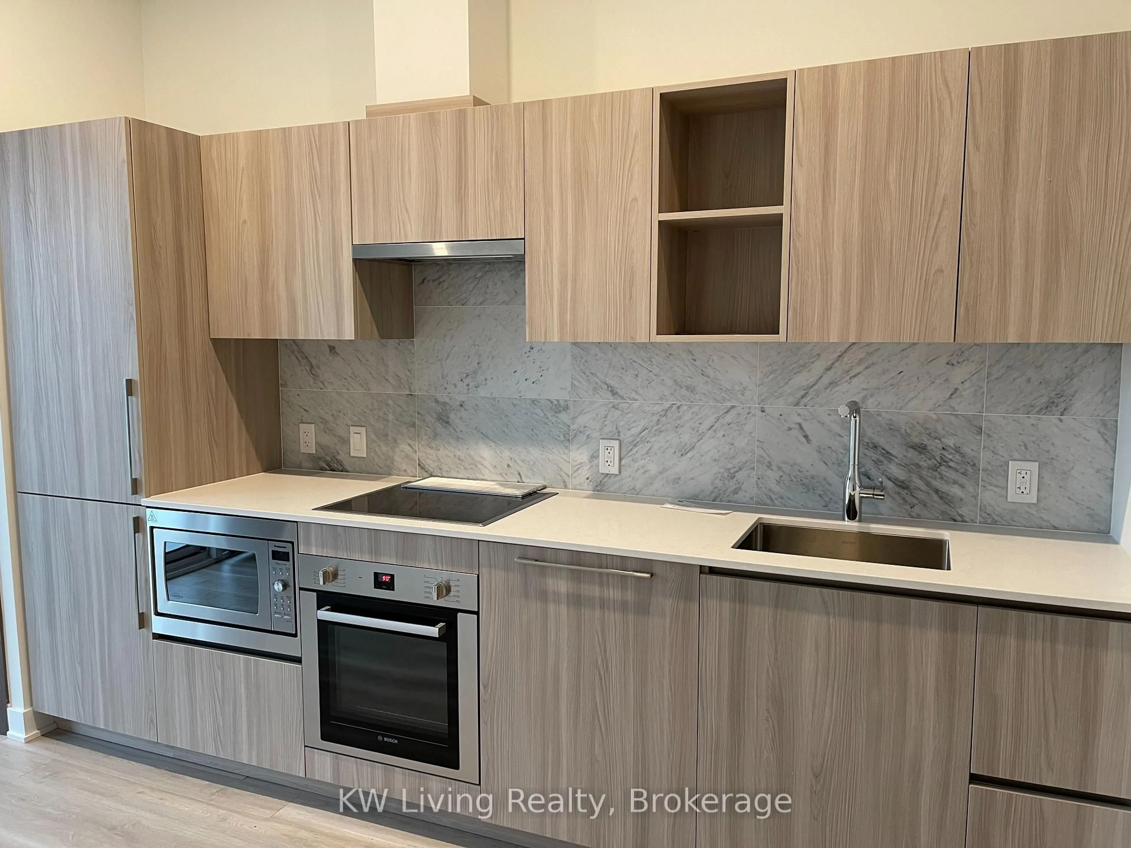 Standard kitchen, wood/laminate floor for 19 Bathurst St #4202, Toronto Ontario M5V 0N2