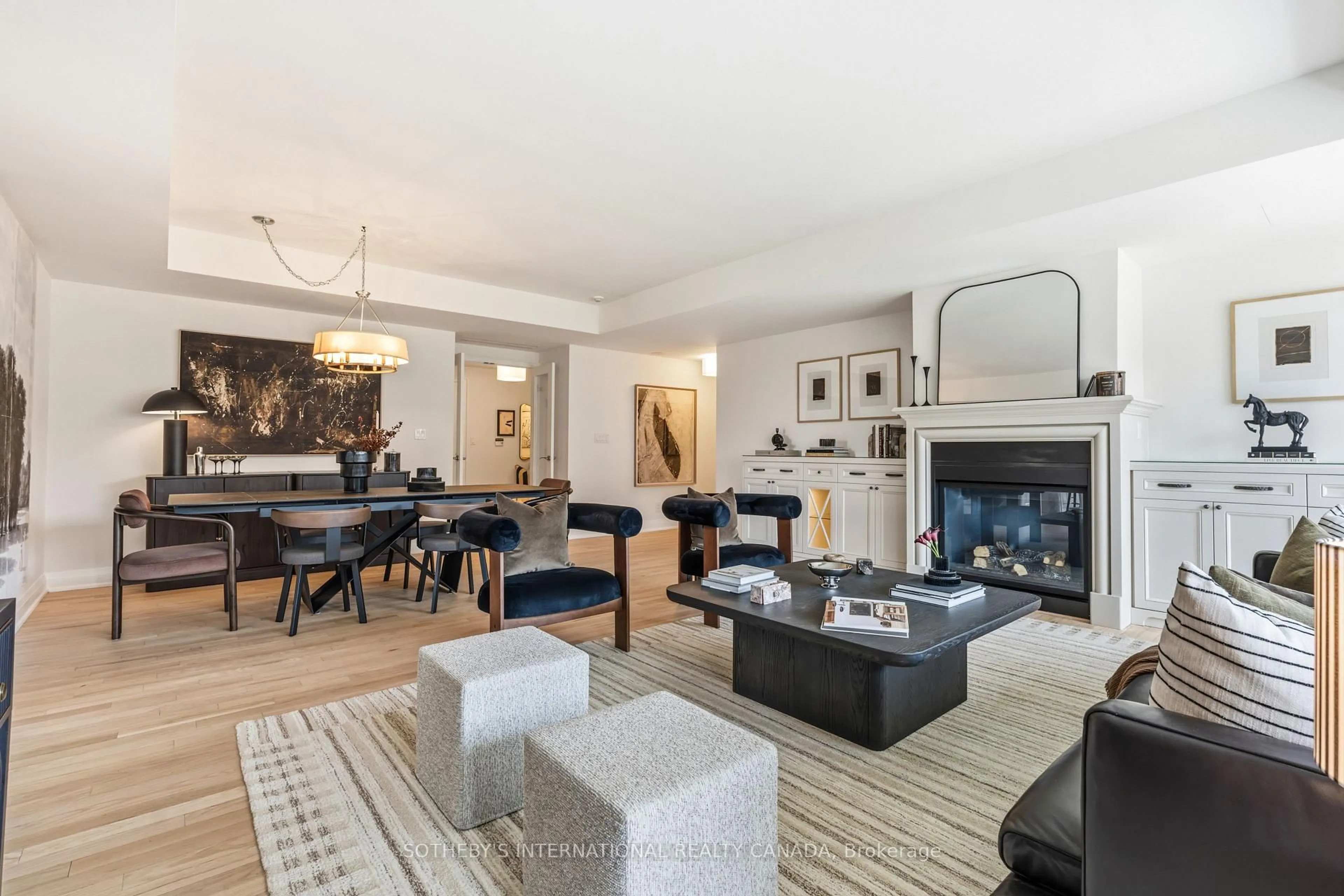 Living room with furniture, unknown for 1 Bedford Rd #811, Toronto Ontario M5R 2B5
