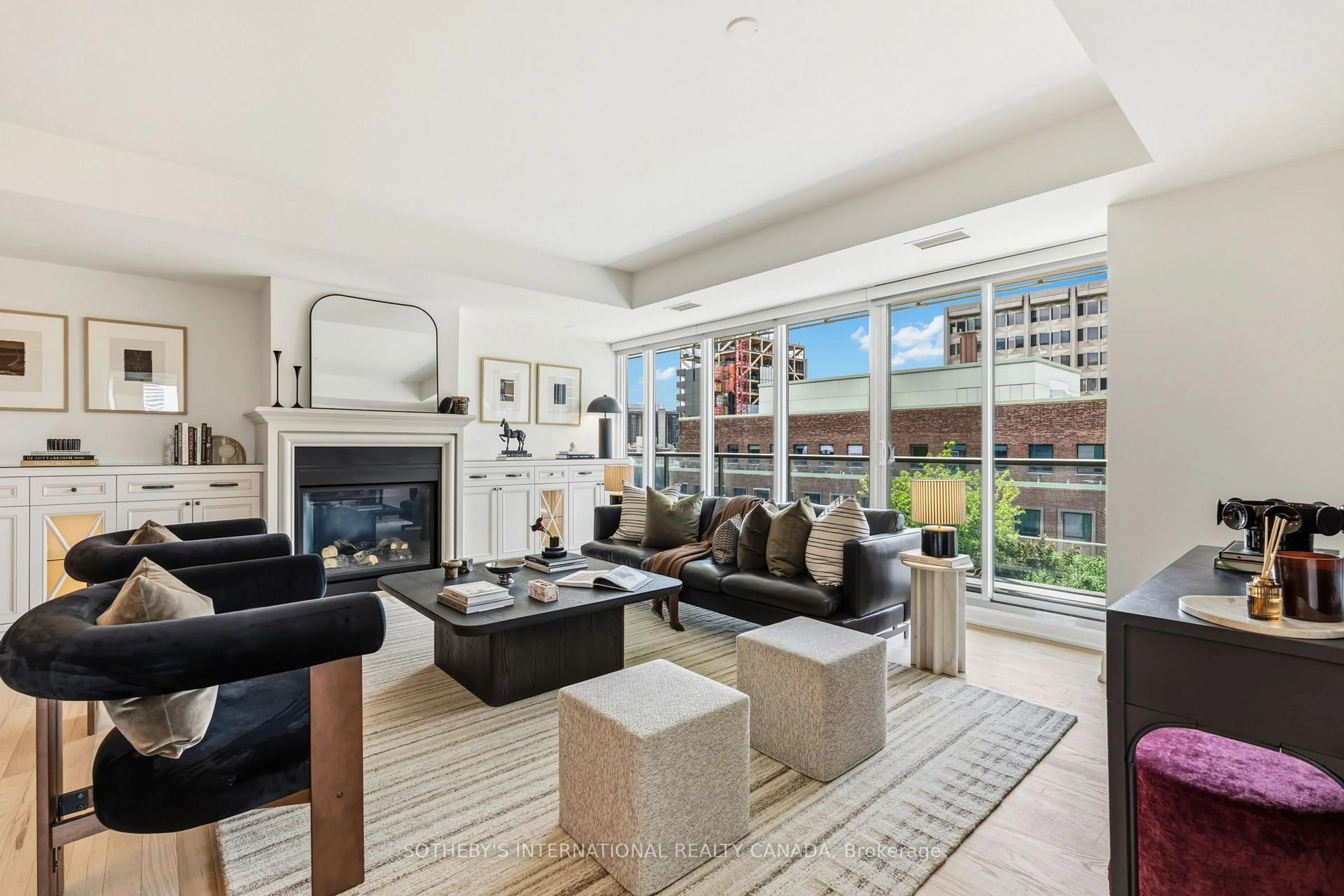 Living room with furniture, unknown for 1 Bedford Rd #811, Toronto Ontario M5R 2B5