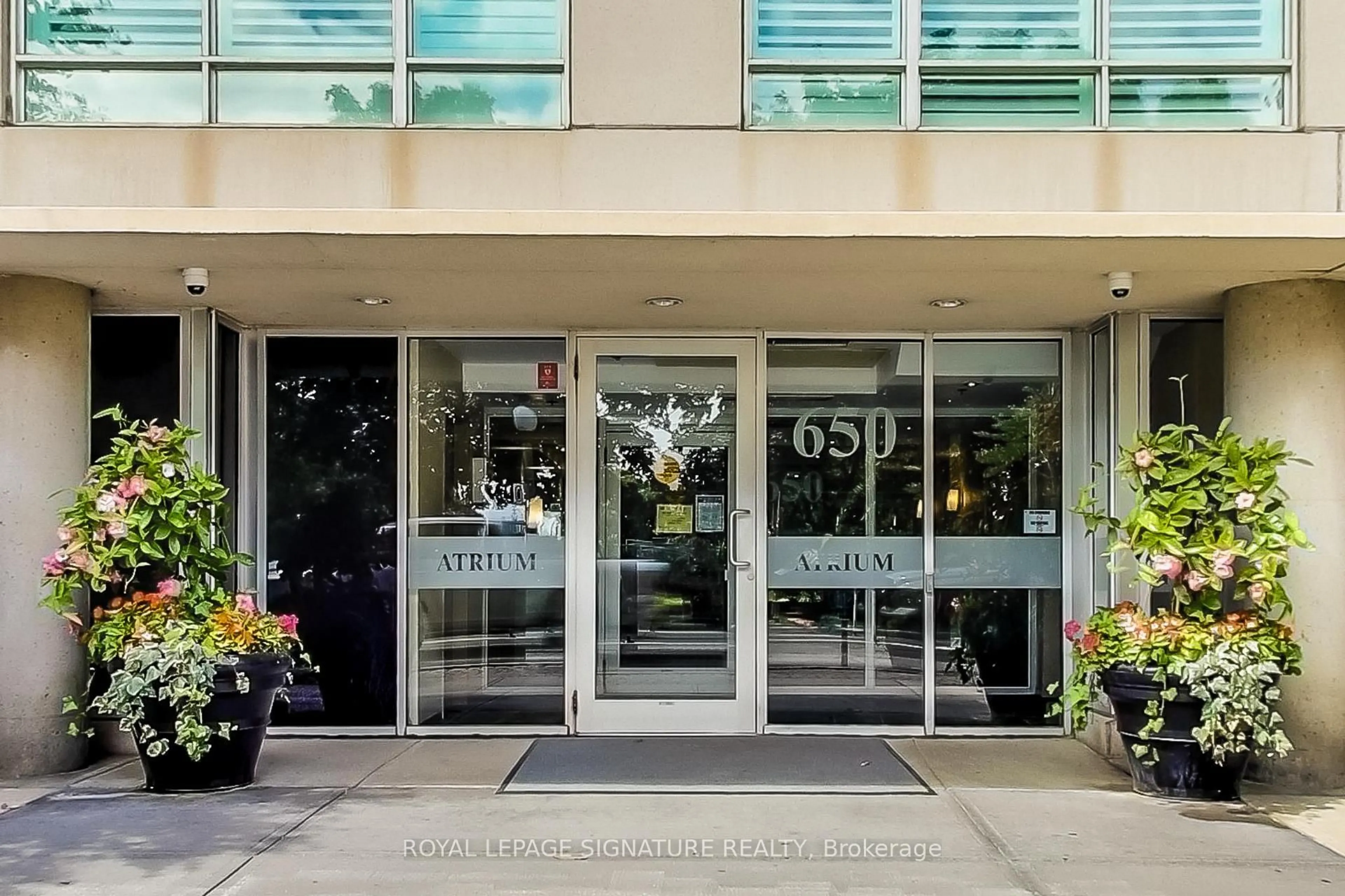 Indoor foyer for 650 Queens Quay #1807, Toronto Ontario M5V 2Y7