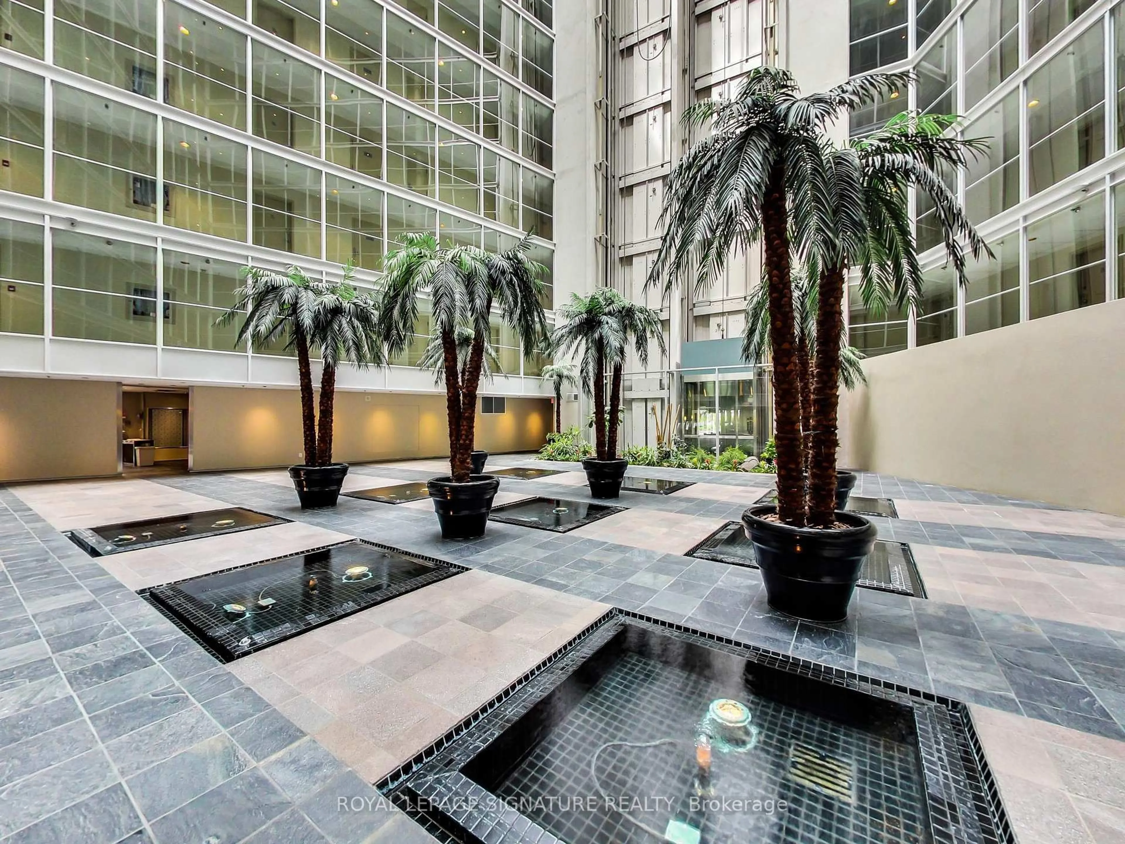 Lobby for 650 Queens Quay #1807, Toronto Ontario M5V 2Y7
