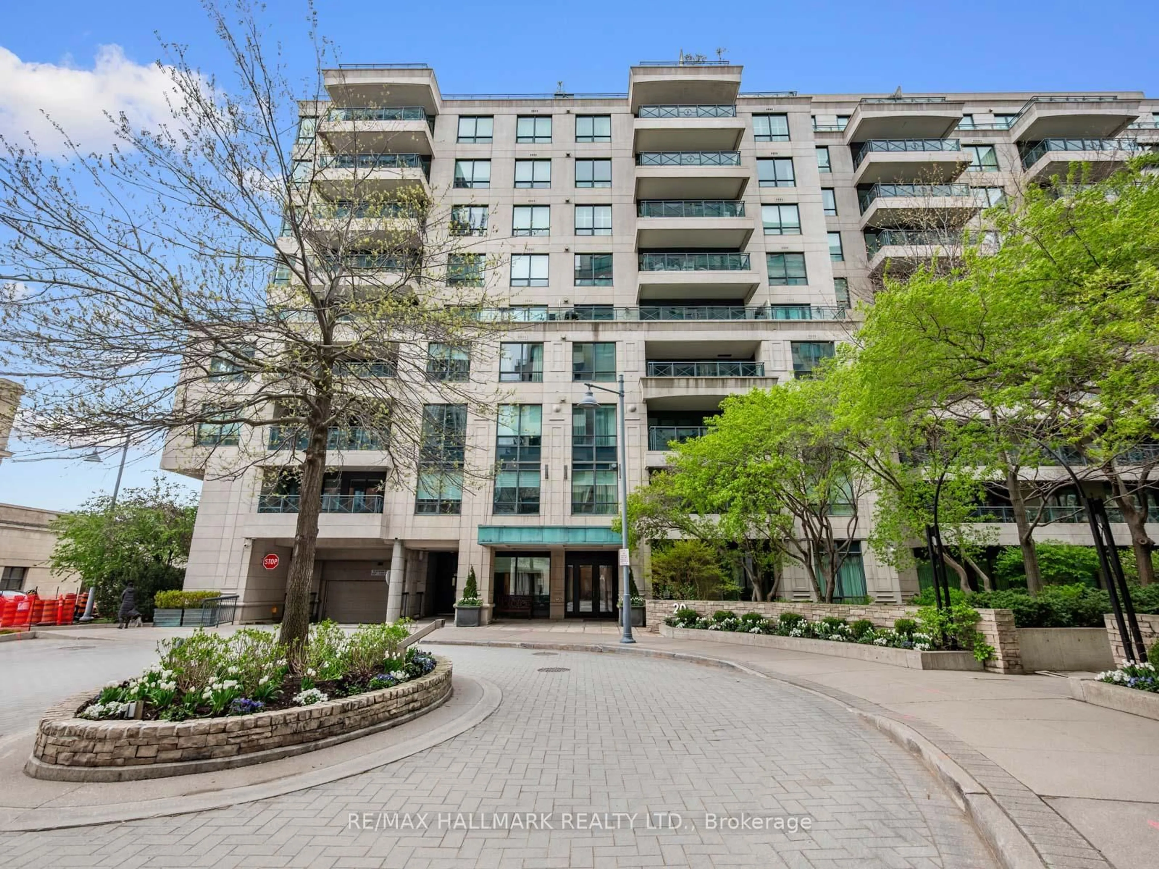Indoor foyer for 20 Scrivener Sq #716, Toronto Ontario M4W 3X9