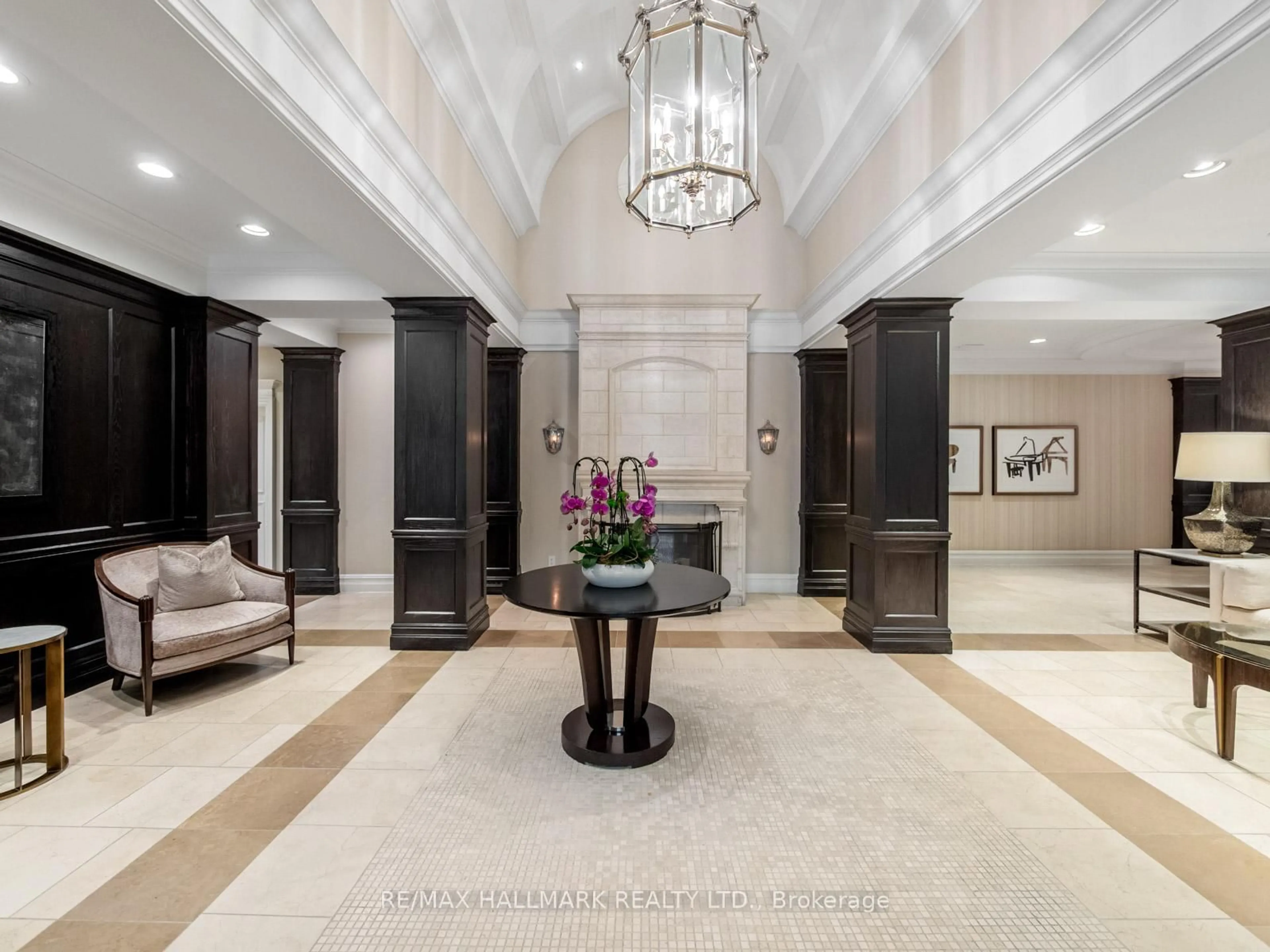 Indoor foyer for 20 Scrivener Sq #716, Toronto Ontario M4W 3X9