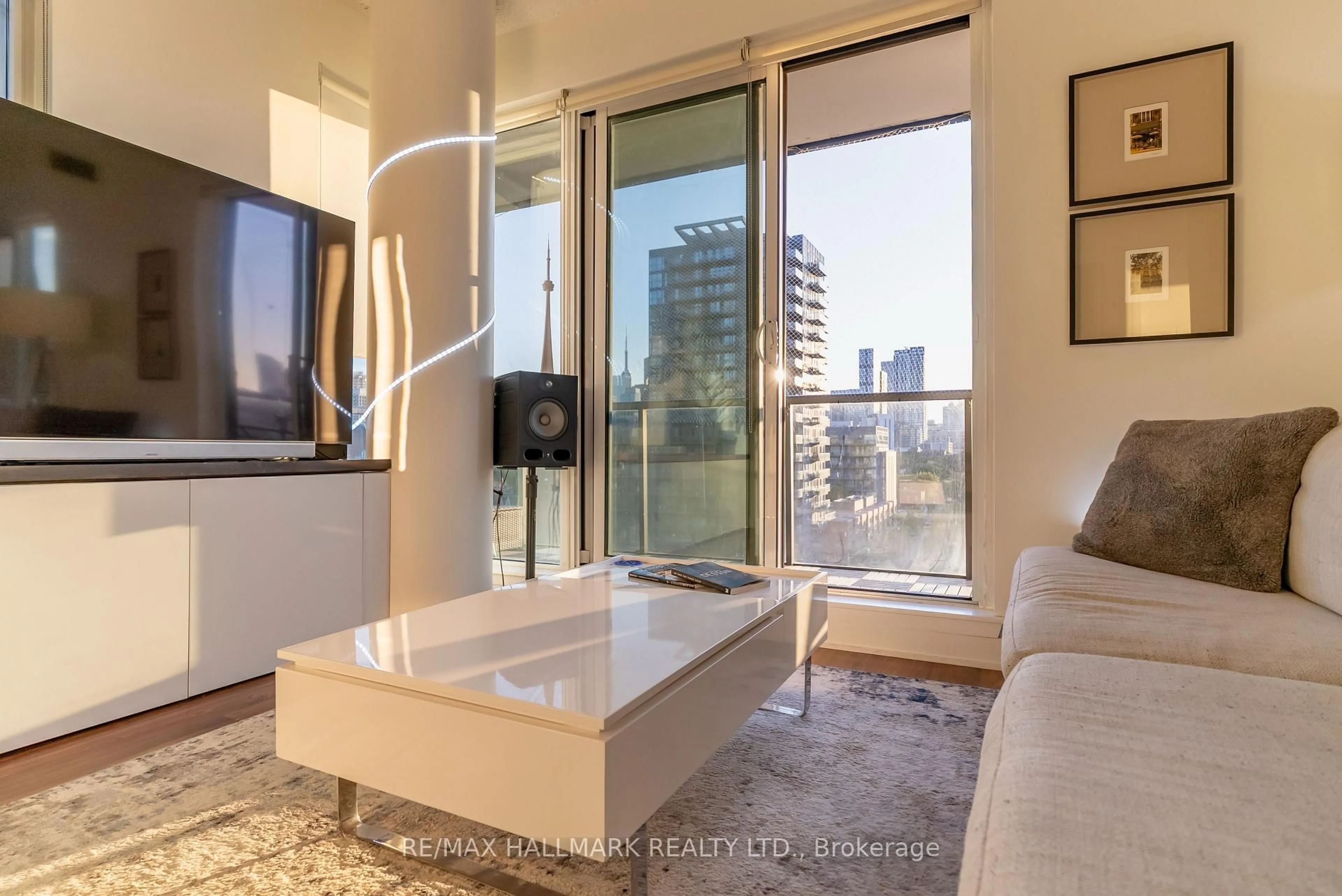 Unknown for 260 Sackville St #813, Toronto Ontario M5A 0B3
