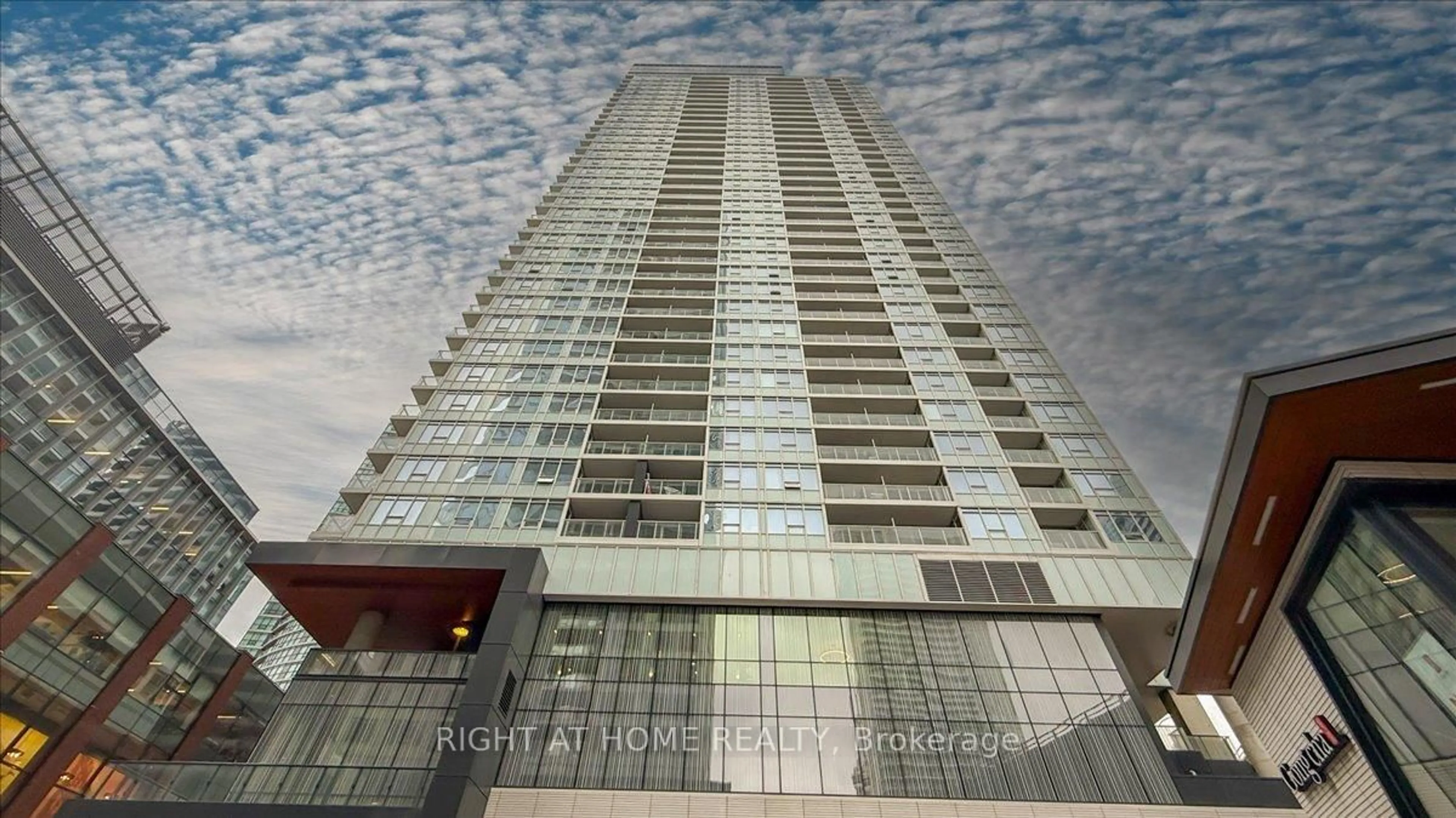 Indoor foyer for 19 Bathurst St #3011, Toronto Ontario M5V 0N2