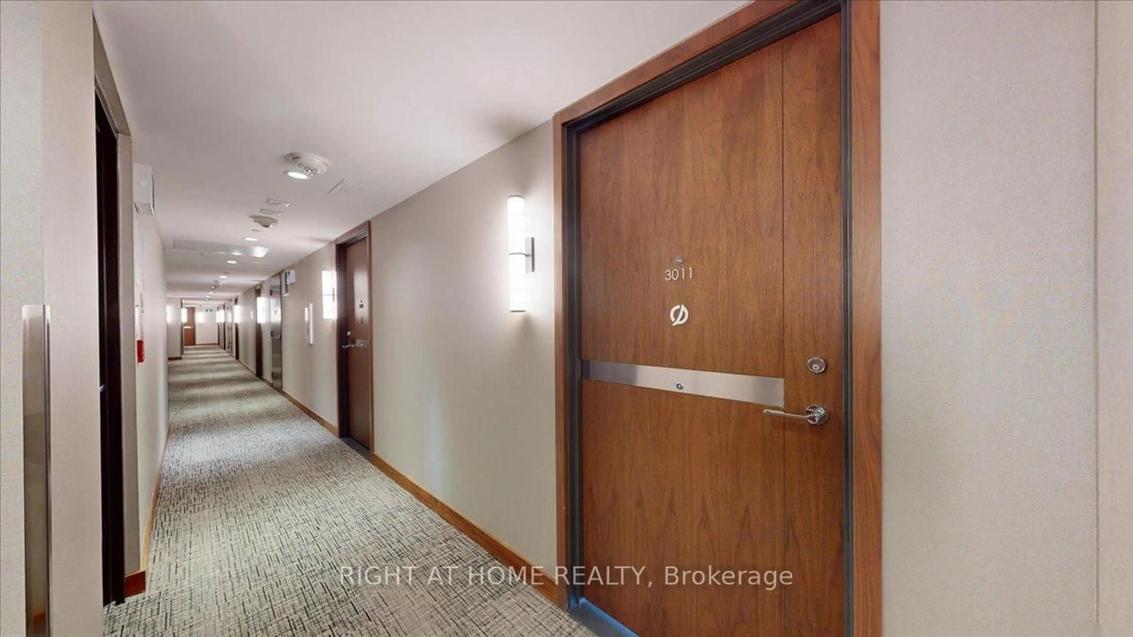 Indoor foyer for 19 Bathurst St #3011, Toronto Ontario M5V 0N2