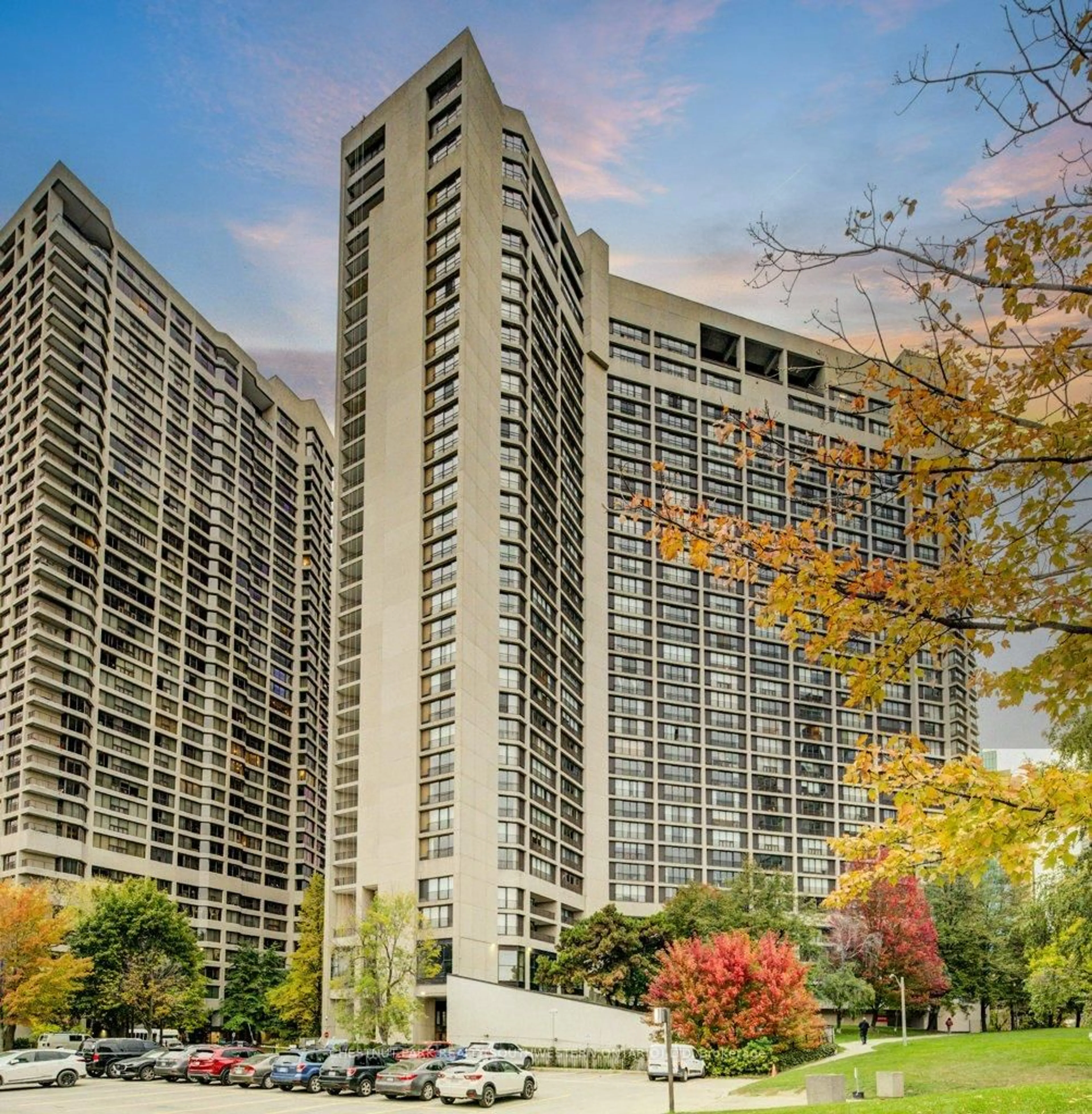 Unknown for 33 Harbour Sq #2409, Toronto Ontario M5J 2G2