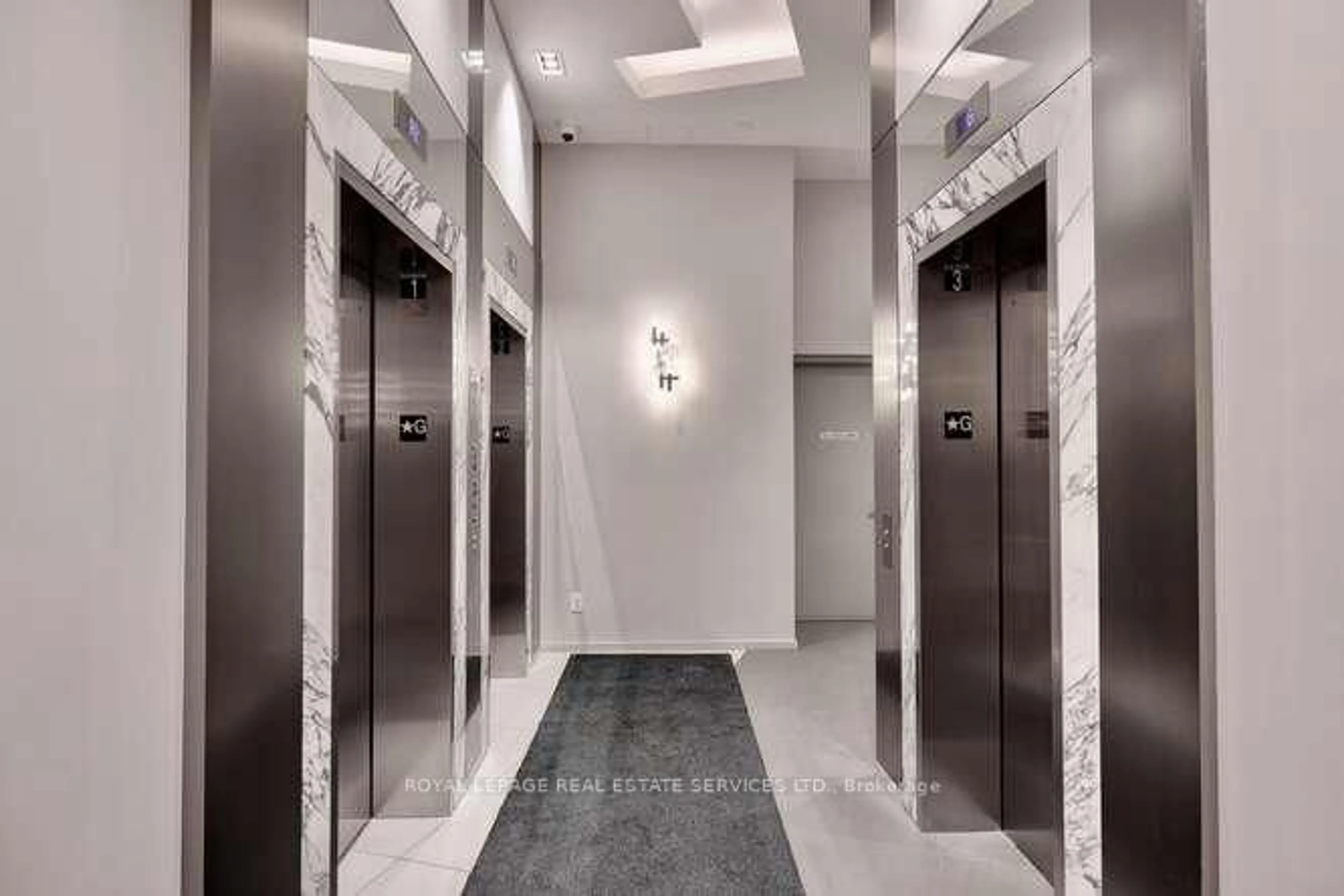 Indoor foyer for 1603 Eglinton Ave #1109, Toronto Ontario M6E 0A1