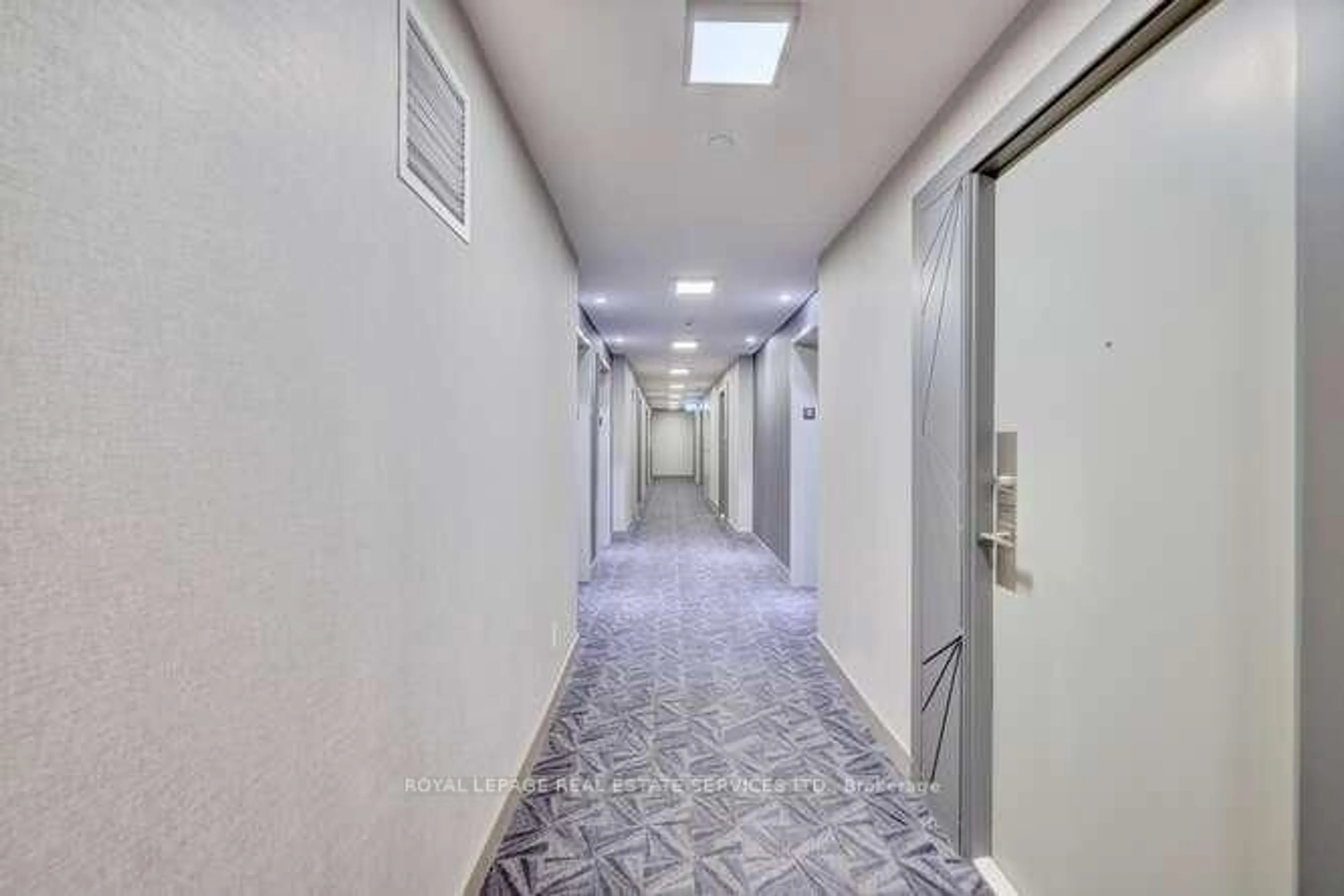 Indoor foyer for 1603 Eglinton Ave #1109, Toronto Ontario M6E 0A1