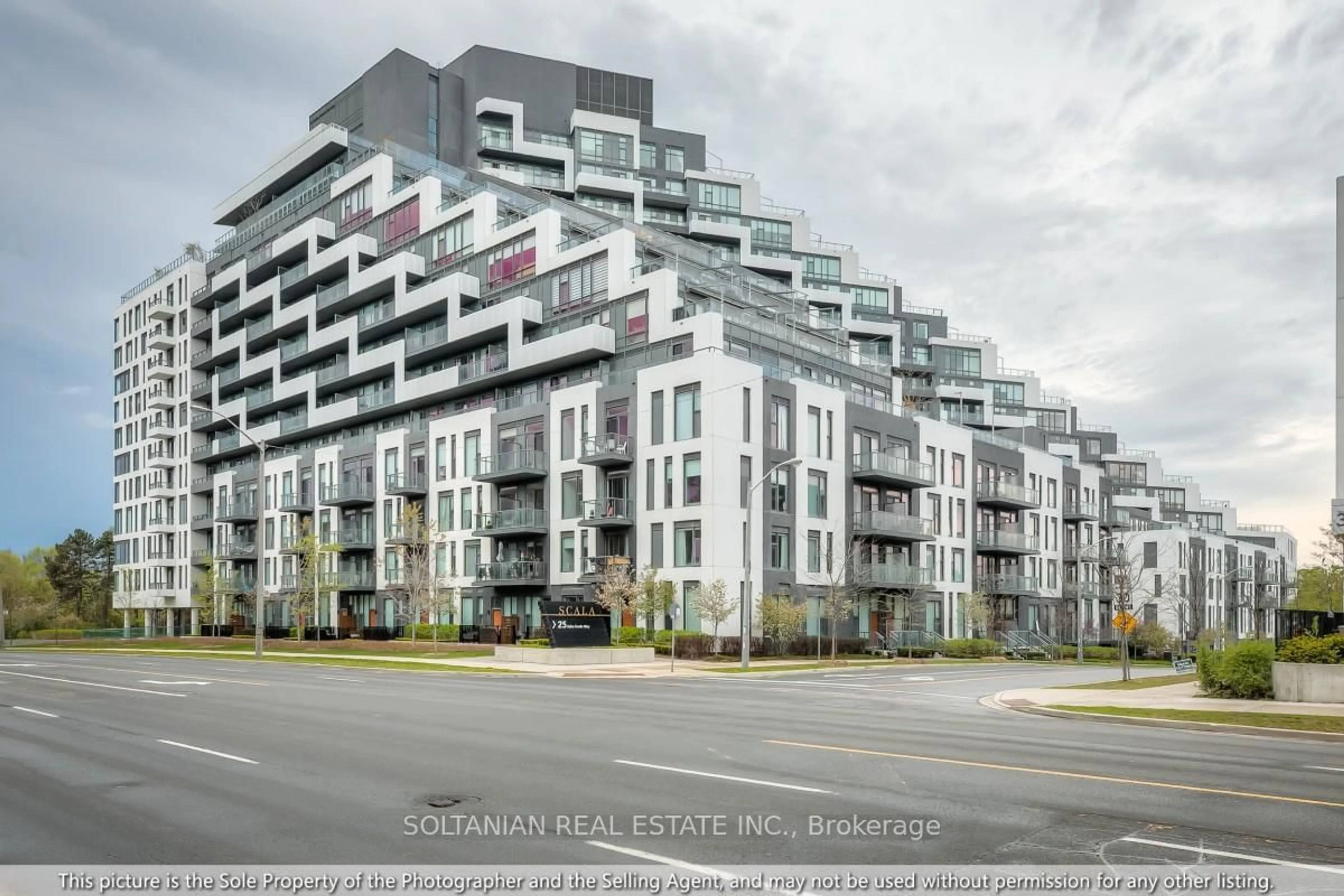 Blurry image for 25 Adra Grado Way #1020, Toronto Ontario M2J 0H6