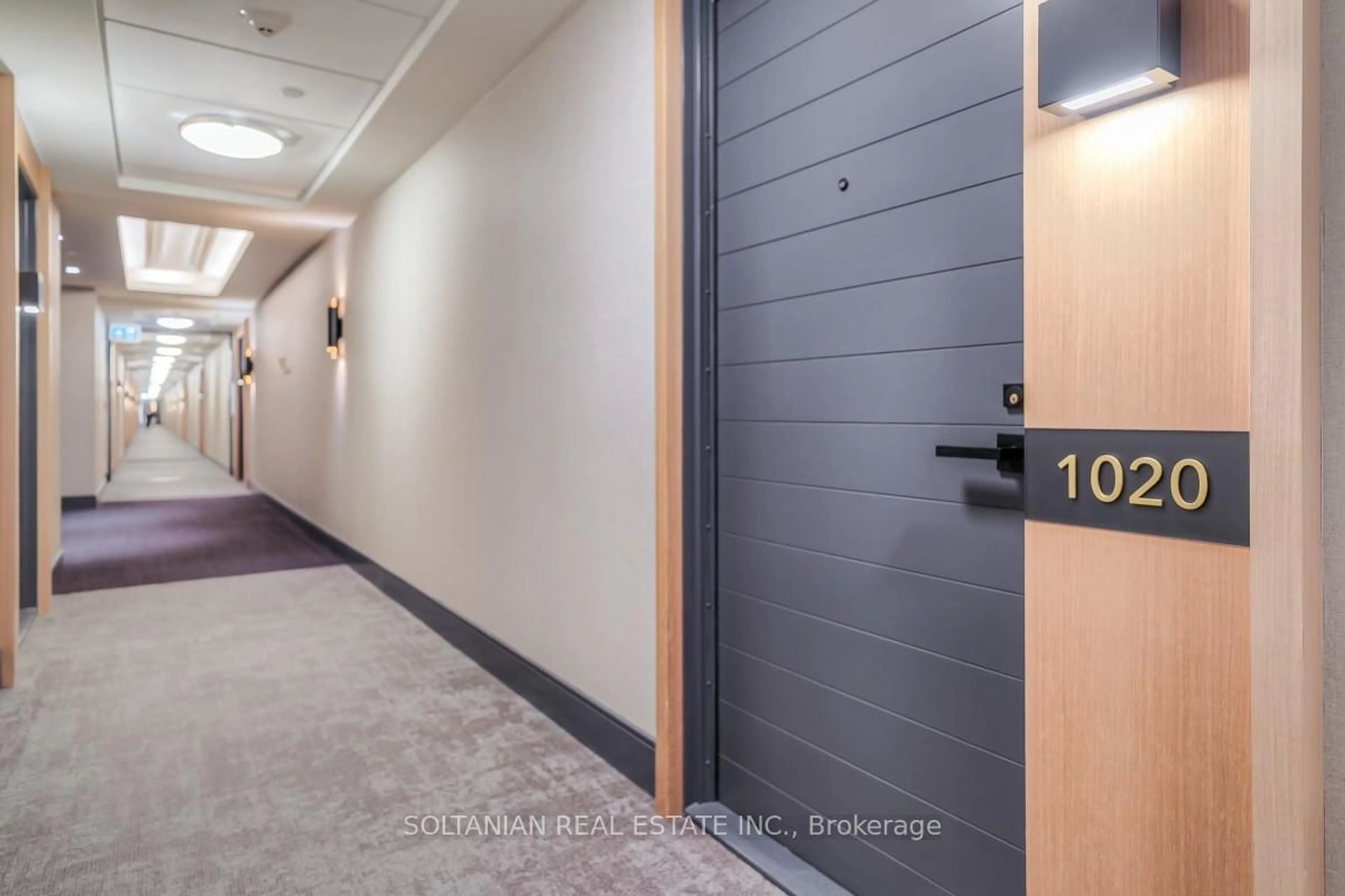 Indoor foyer for 25 Adra Grado Way #1020, Toronto Ontario M2J 0H6