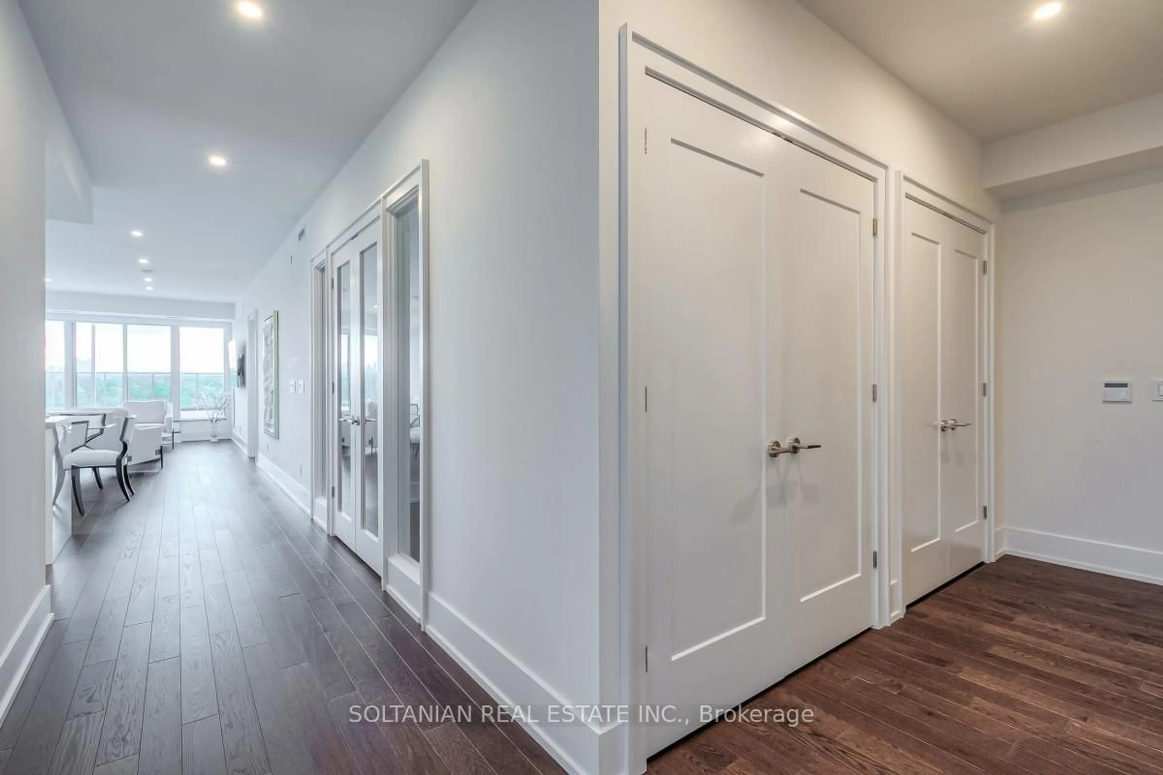Indoor entryway for 25 Adra Grado Way #1020, Toronto Ontario M2J 0H6