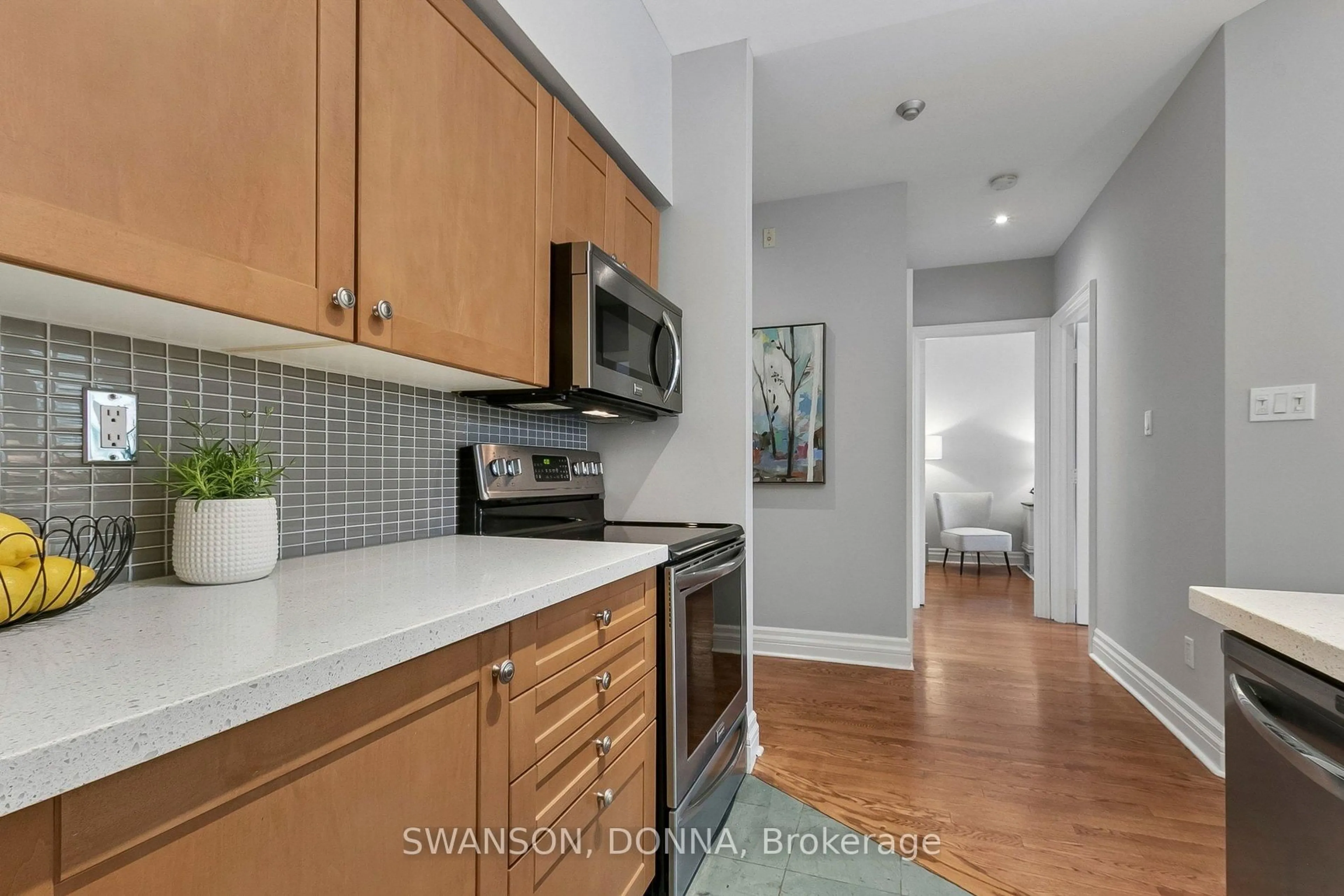 Standard kitchen, unknown for 111 Merton St #303, Toronto Ontario M4S 3A7