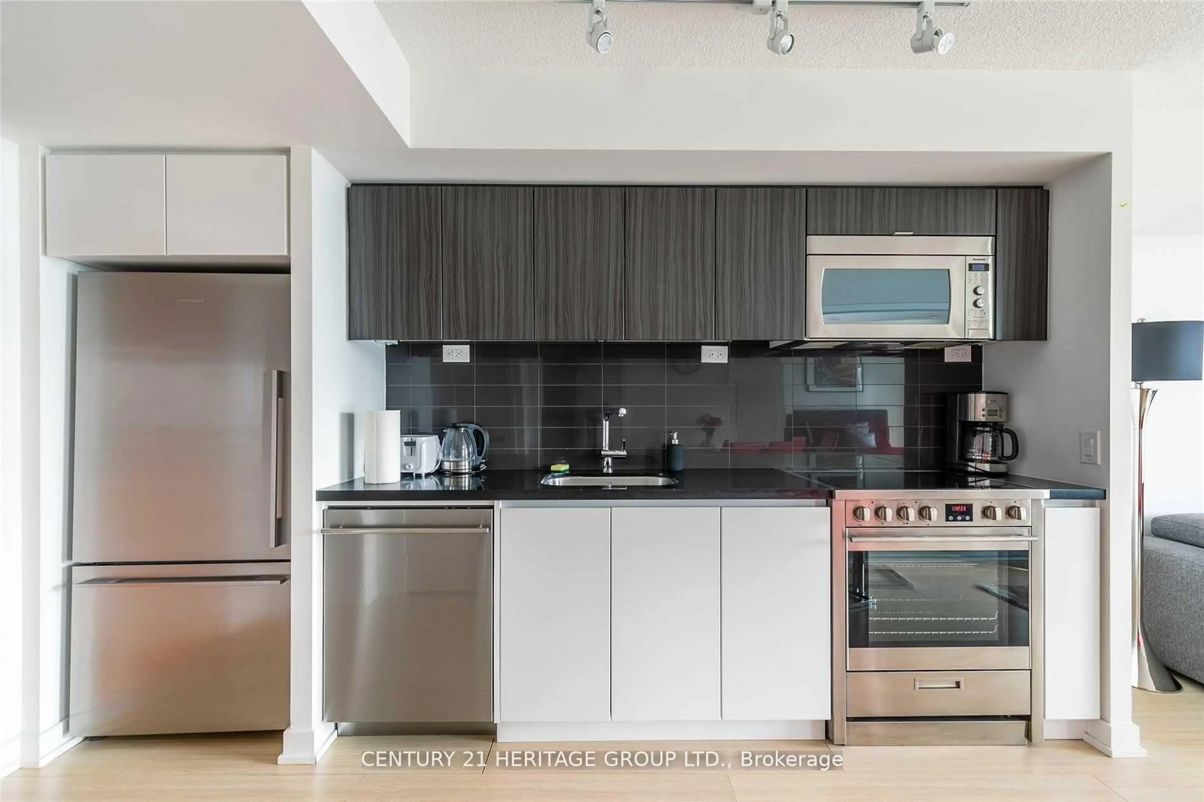 Unknown for 75 Queens Wharf Rd #3810, Toronto Ontario M5V 0J8