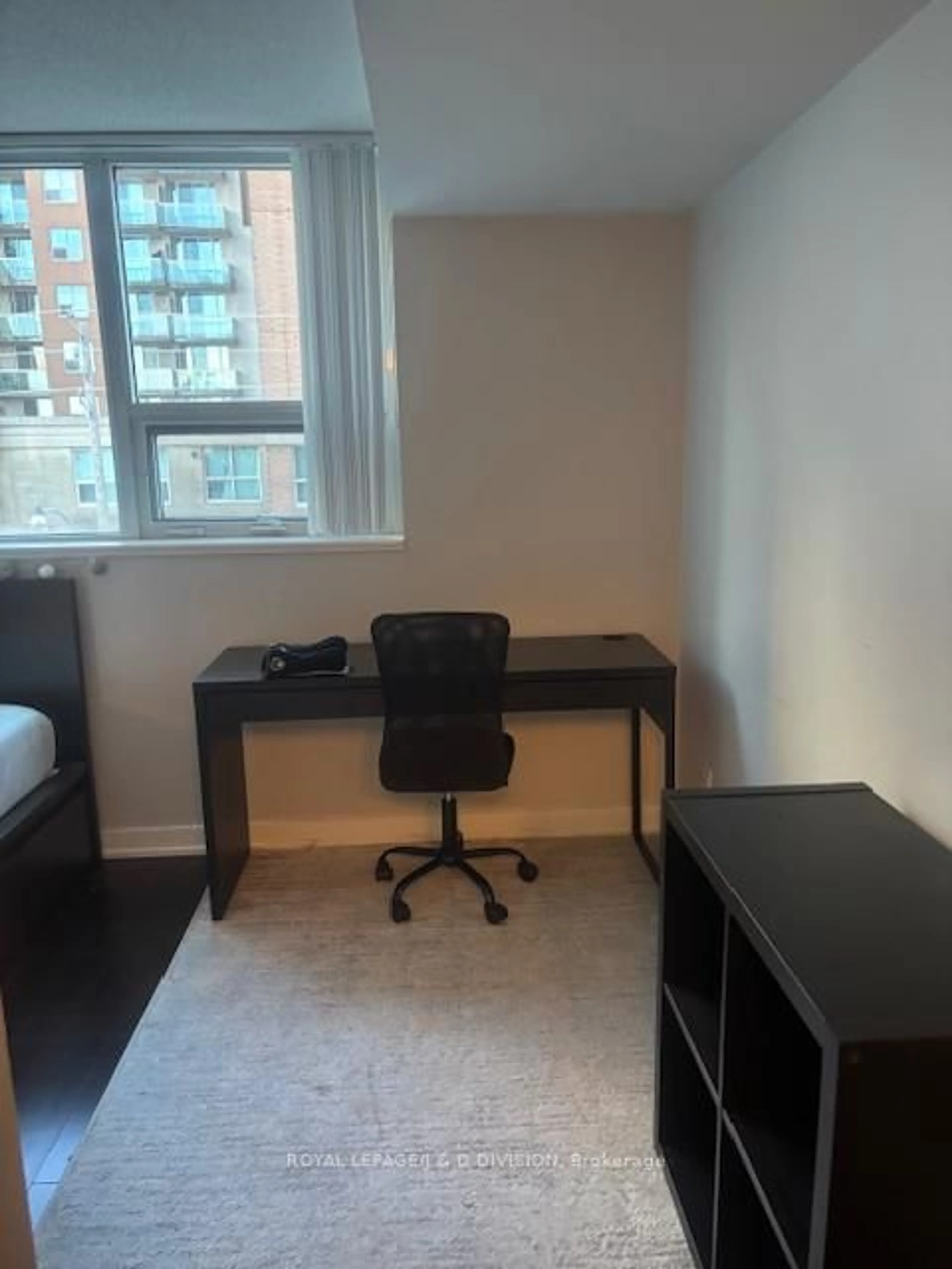 A pic of a room for 320 Richmond St #304, Toronto Ontario M5A 1P9