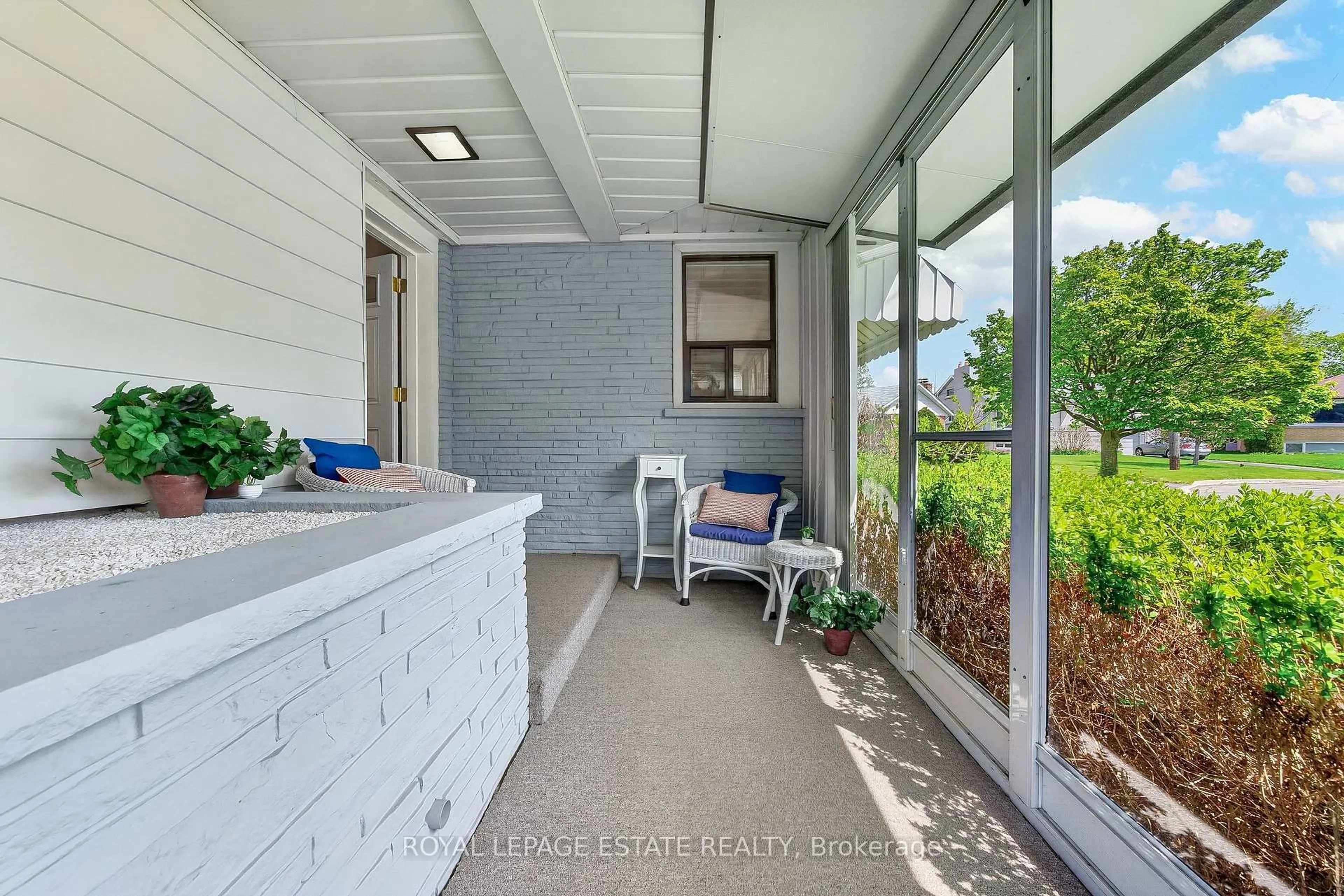 Patio, water/lake/river/ocean view for 8 Wallbridge Crt, Toronto Ontario M2R 1W1