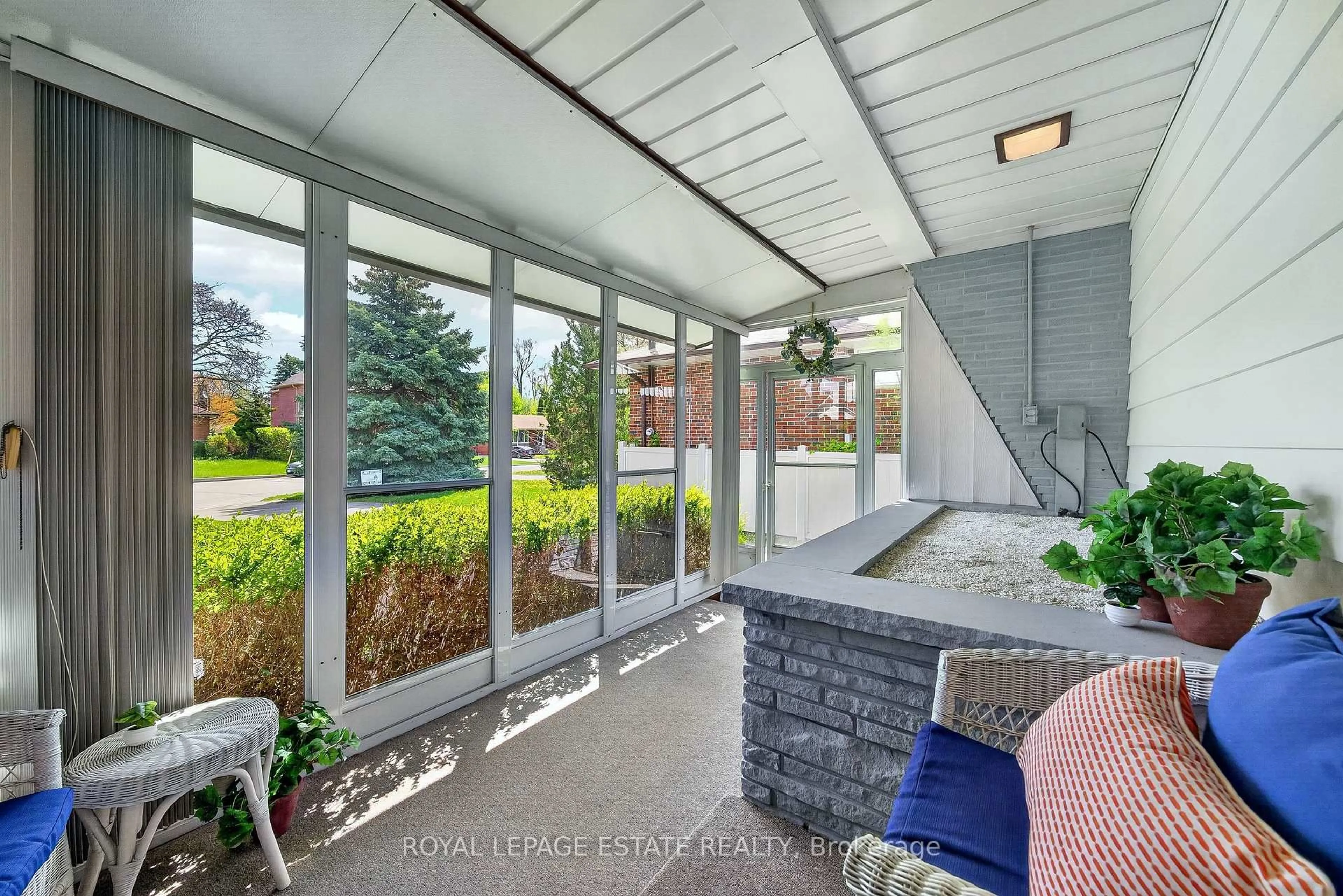 Patio, unknown for 8 Wallbridge Crt, Toronto Ontario M2R 1W1