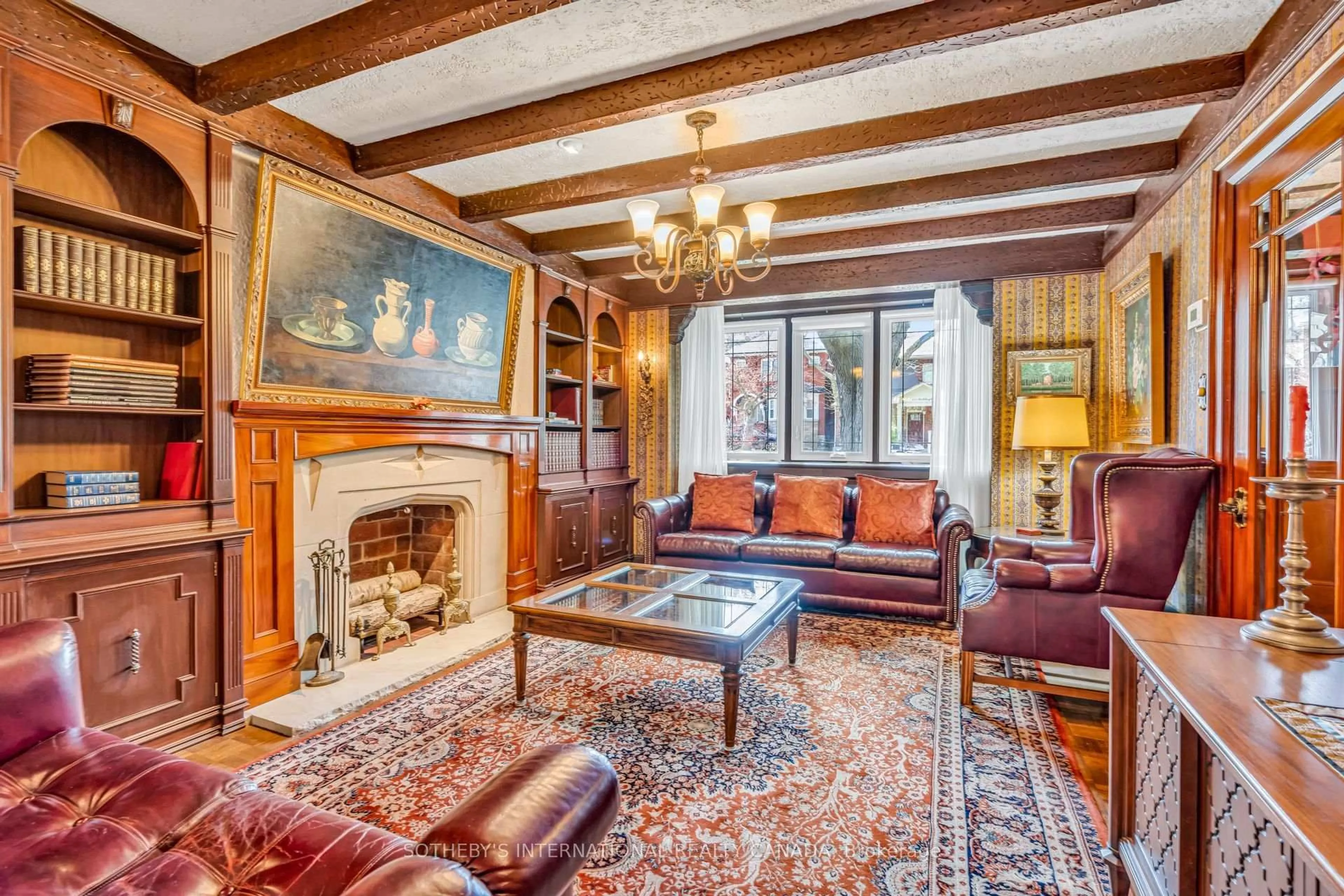 Living room with furniture, unknown for 127 Heddington Ave, Toronto Ontario M5N 2K9