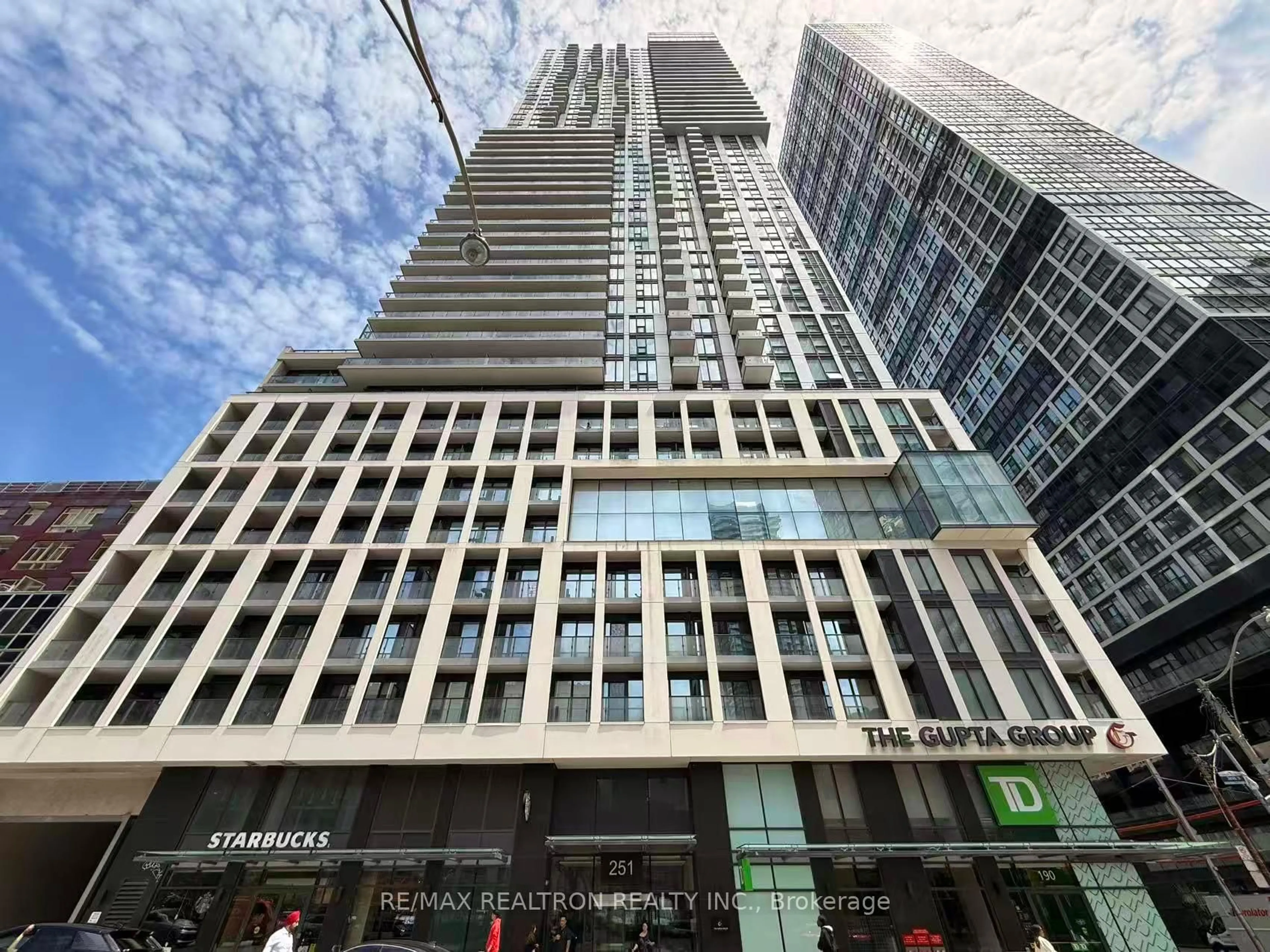Indoor foyer for 251 Jarvis St #4510, Toronto Ontario M5B 0C3