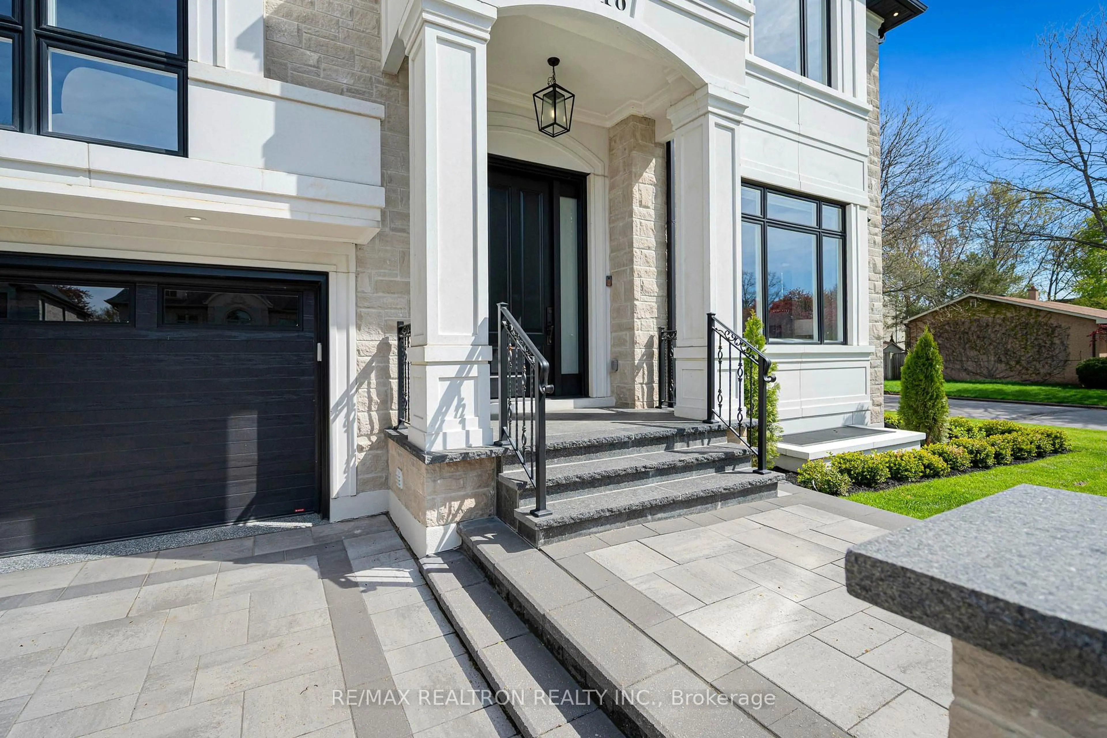 Unknown for 16 Ballyronan Rd, Toronto Ontario M3B 1V1