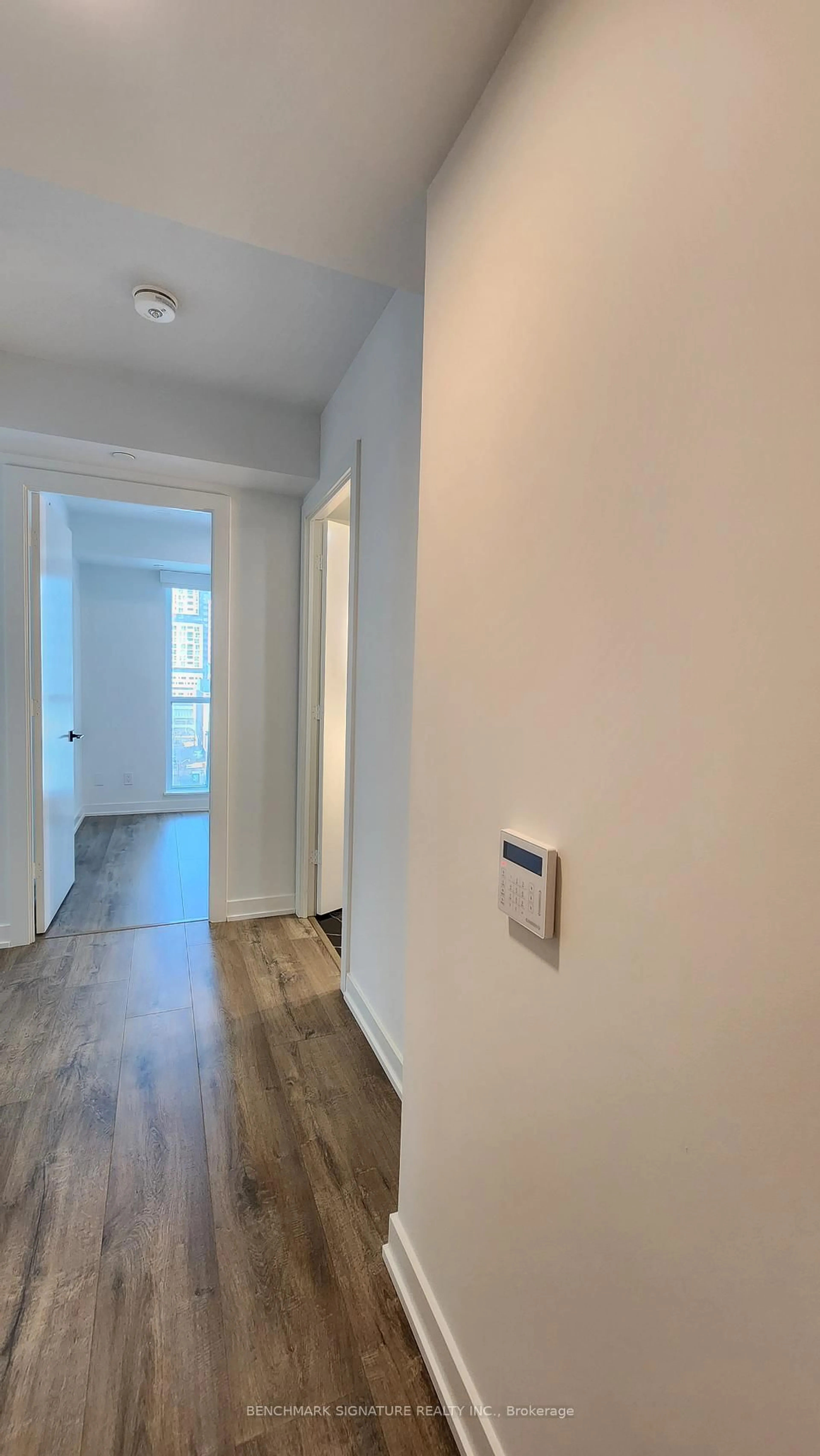 Unknown for 327 King St #1506, Toronto Ontario M5V 0W7