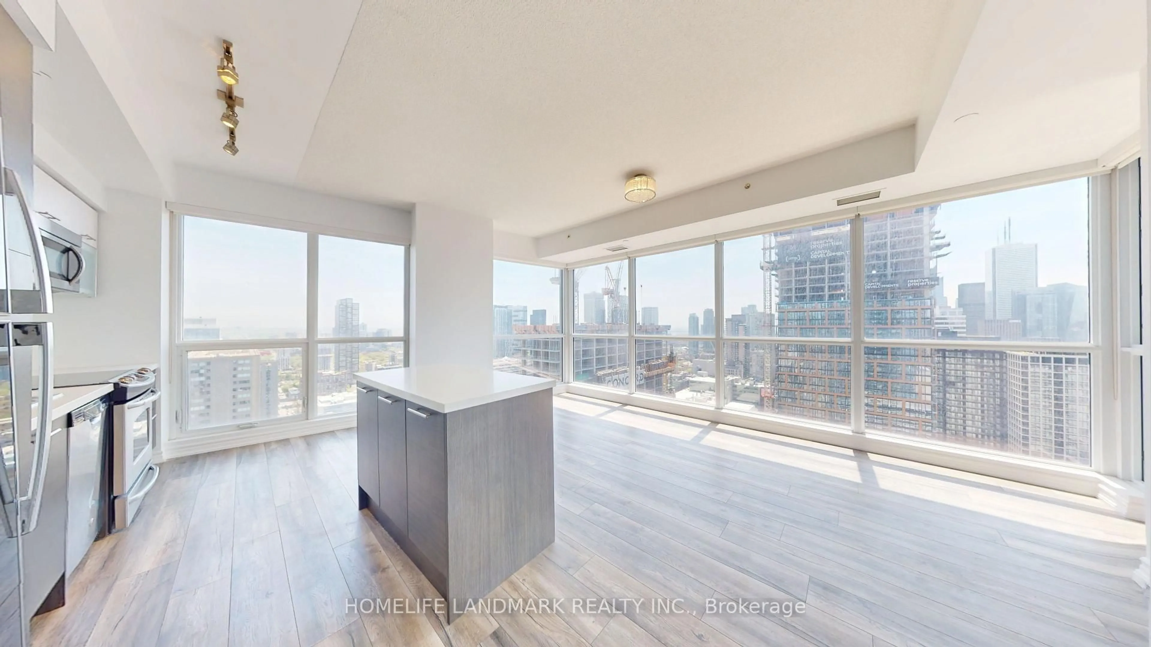Unknown for 386 Yonge St #3307, Toronto Ontario M5B 0A5