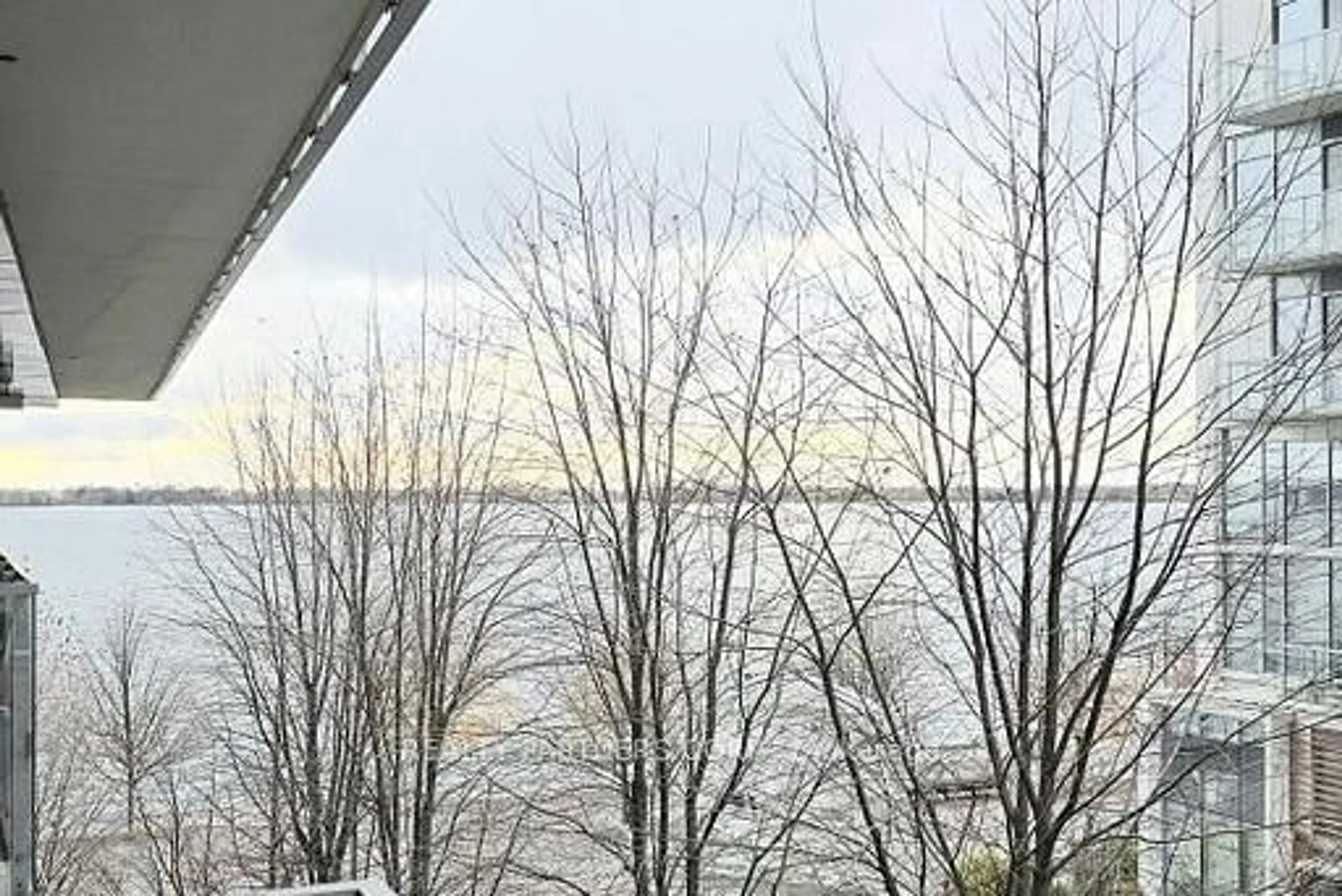 Unknown for 39 Queens Quay #426, Toronto Ontario M5E 0A5