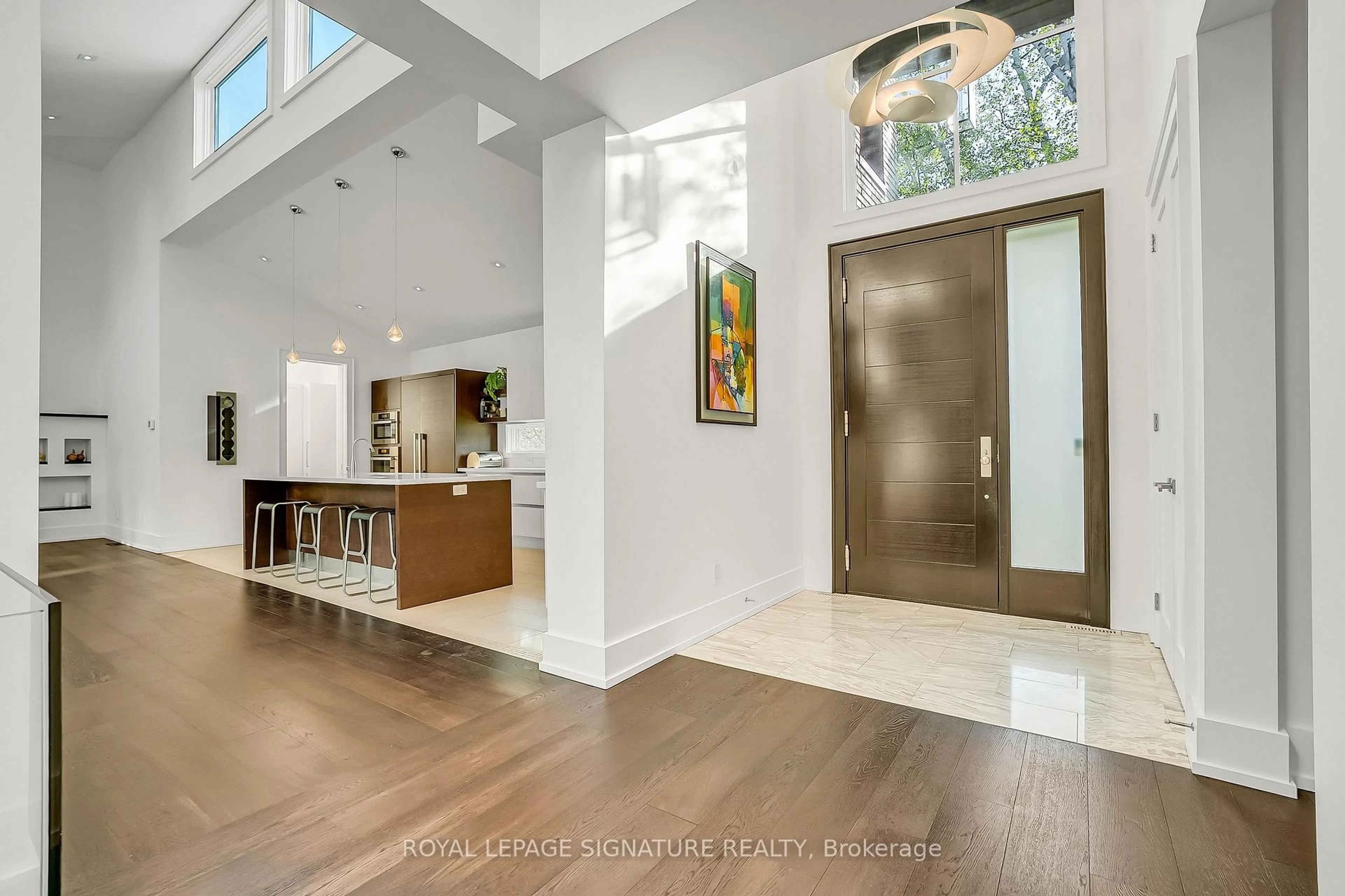 Indoor entryway for 11 Sandpiper Crt, Toronto Ontario M3A 3G7