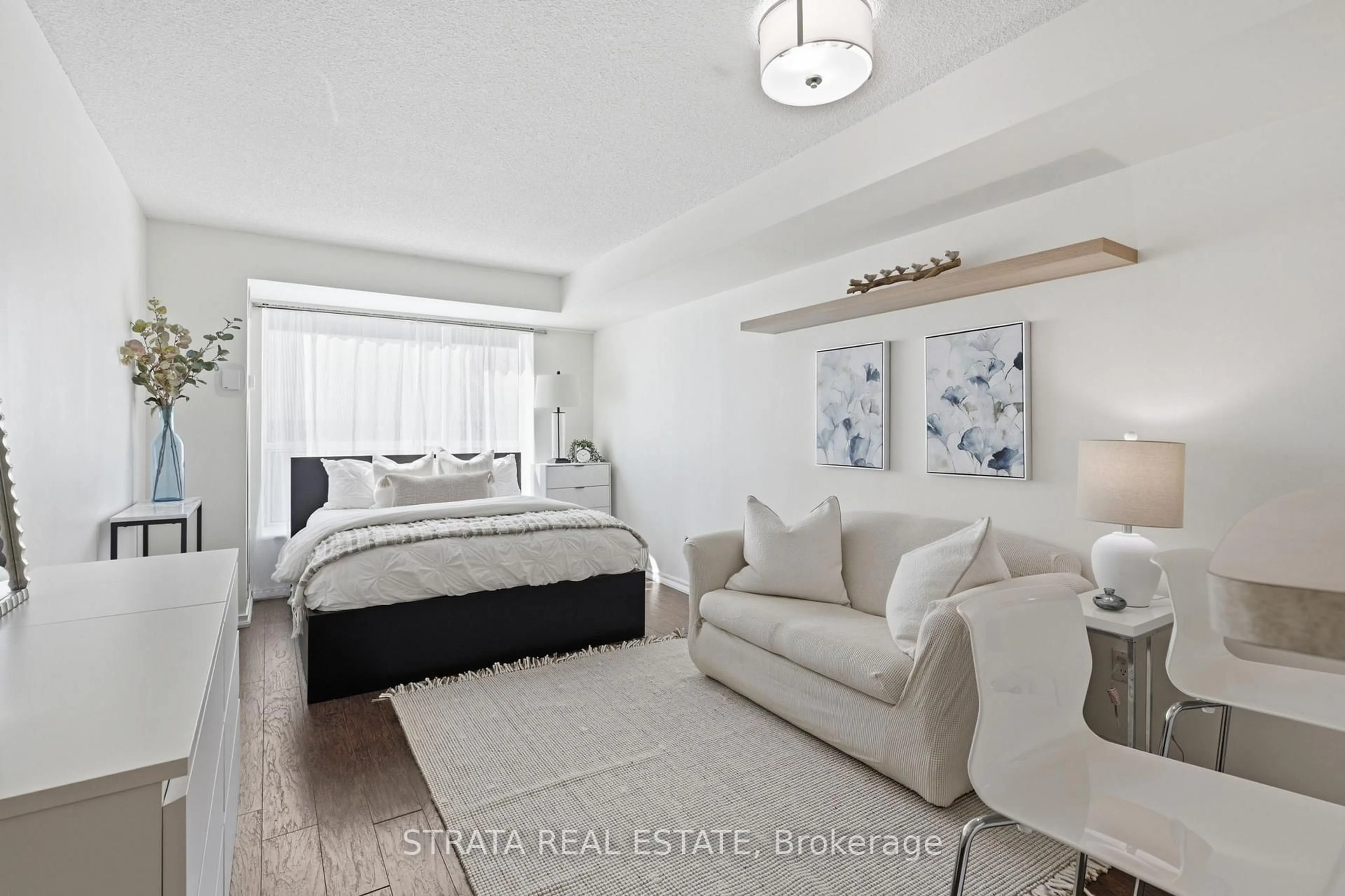 Bedroom with bed, unknown for 109 Front St #440, Toronto Ontario M5A 4P7