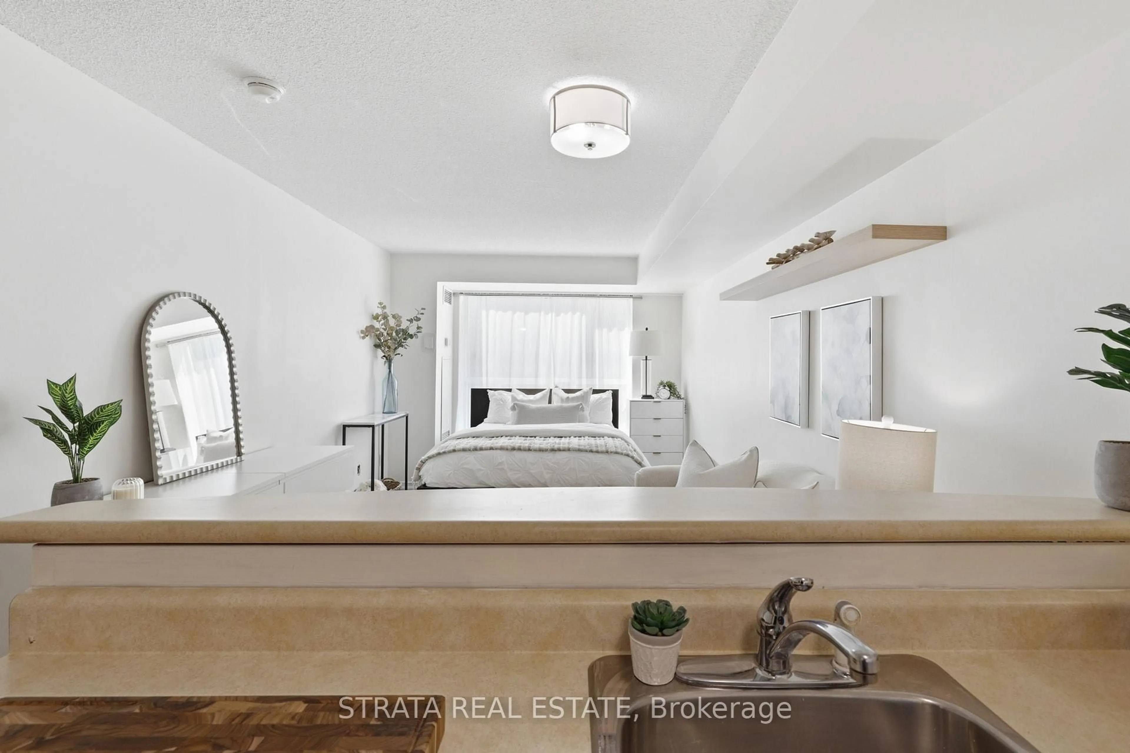 Contemporary bathroom, ceramic/tile floor for 109 Front St #440, Toronto Ontario M5A 4P7