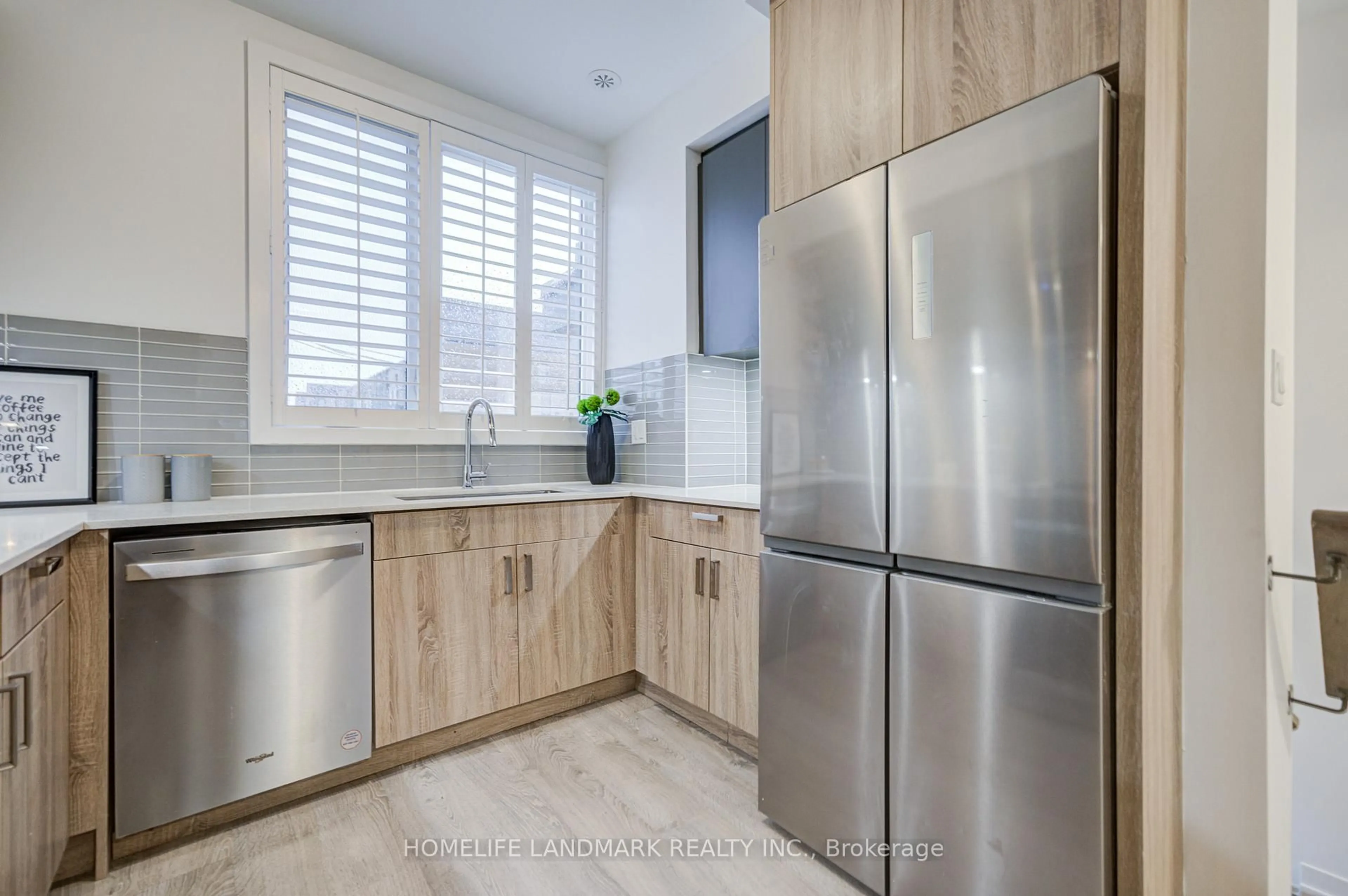Contemporary kitchen, unknown for 46 Hooyo Terr, Toronto Ontario M6A 0E2
