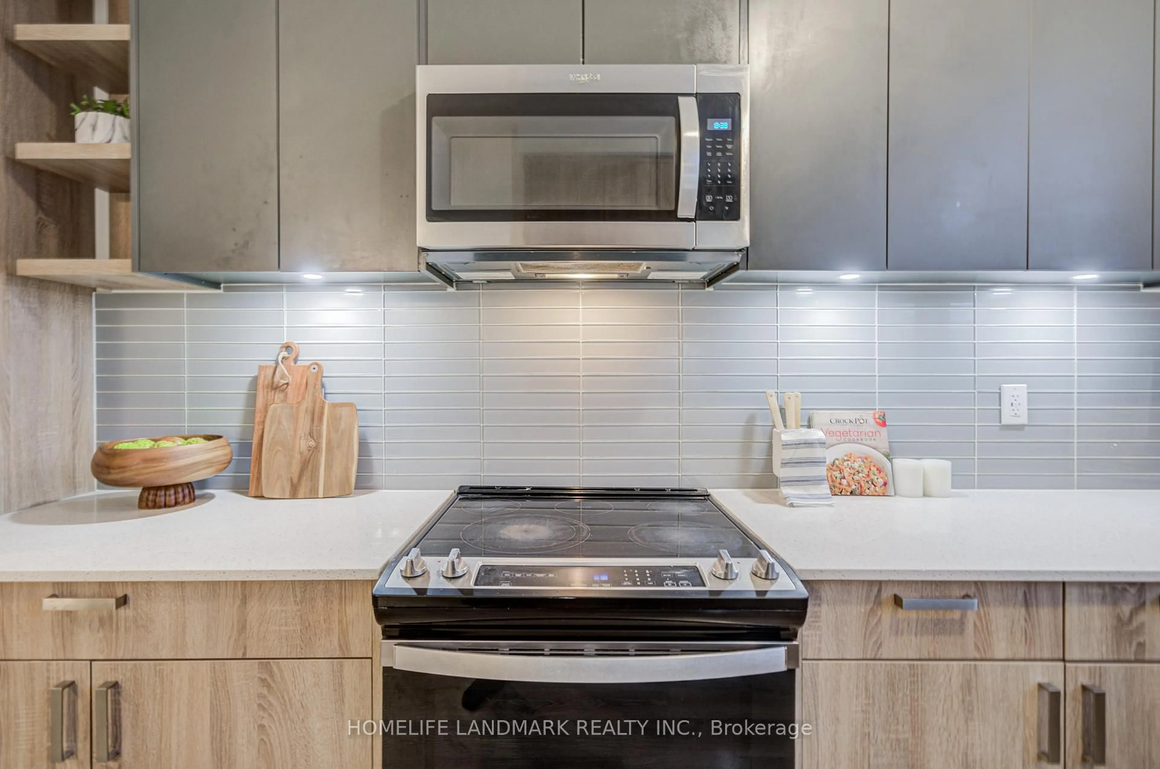 Standard kitchen, ceramic/tile floor for 46 Hooyo Terr, Toronto Ontario M6A 0E2
