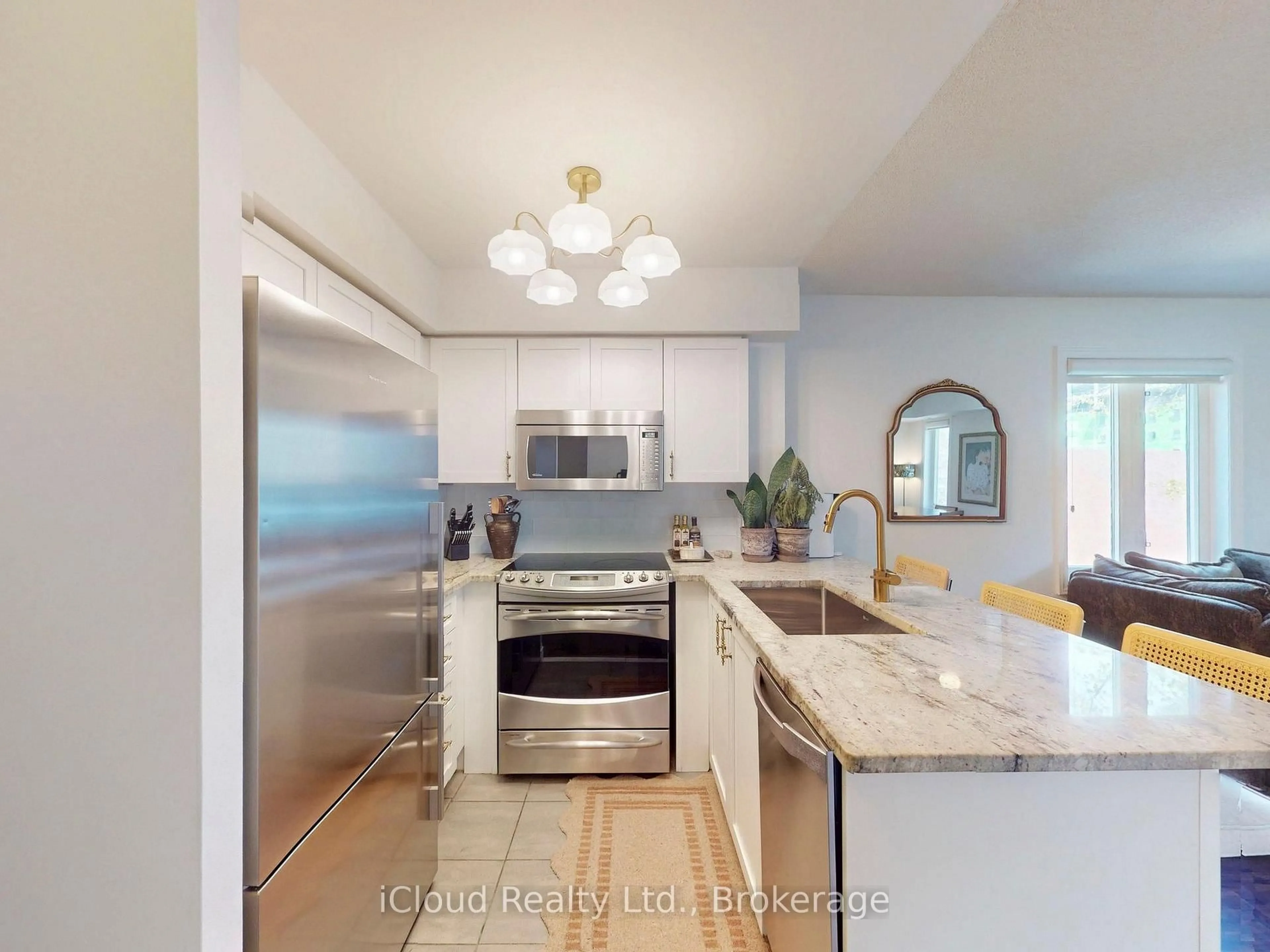 Open concept kitchen, ceramic/tile floor for 12 Sudbury St #3015, Toronto Ontario M6J 3W7