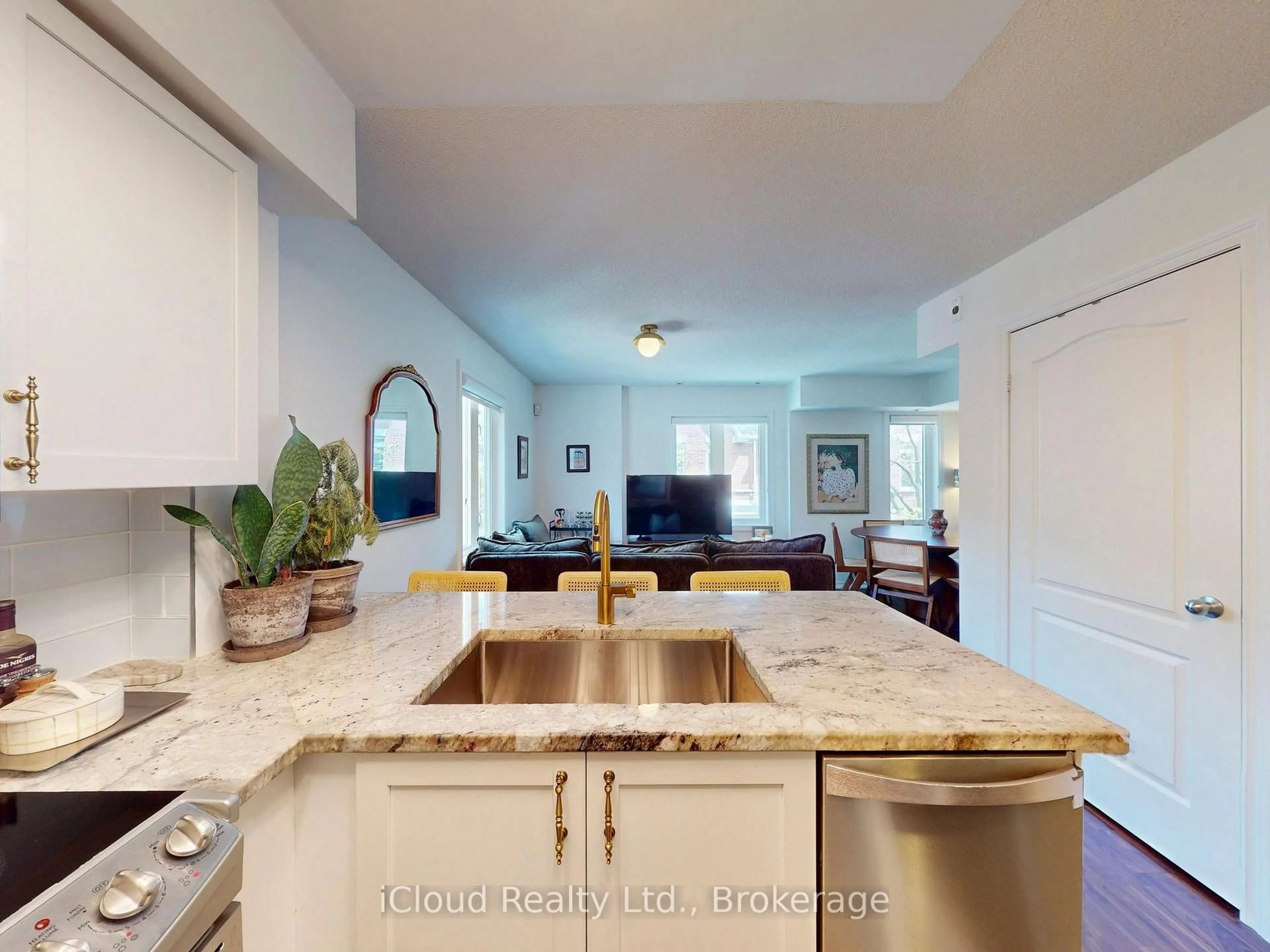Open concept kitchen, unknown for 12 Sudbury St #3015, Toronto Ontario M6J 3W7
