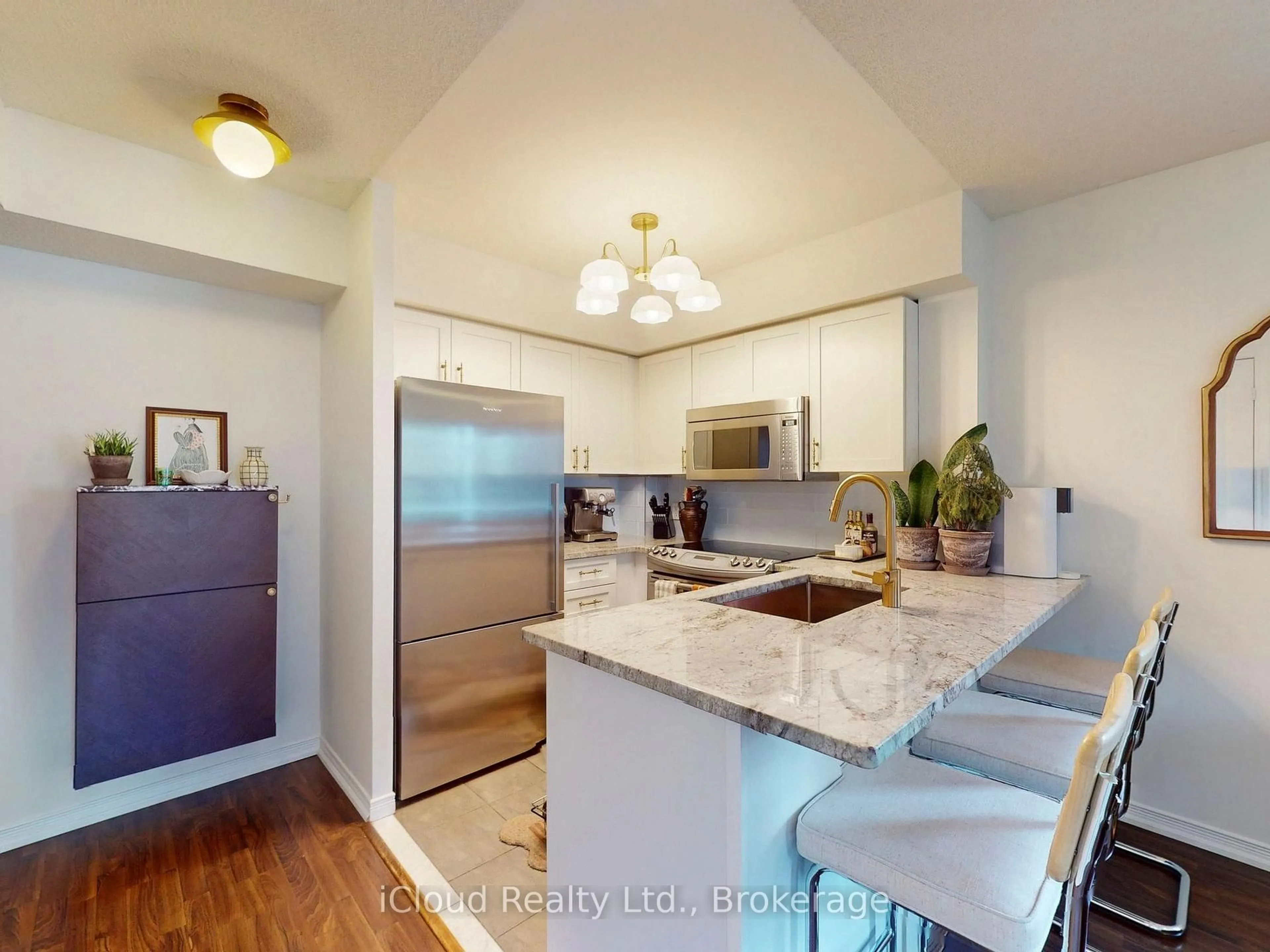 Open concept kitchen, unknown for 12 Sudbury St #3015, Toronto Ontario M6J 3W7