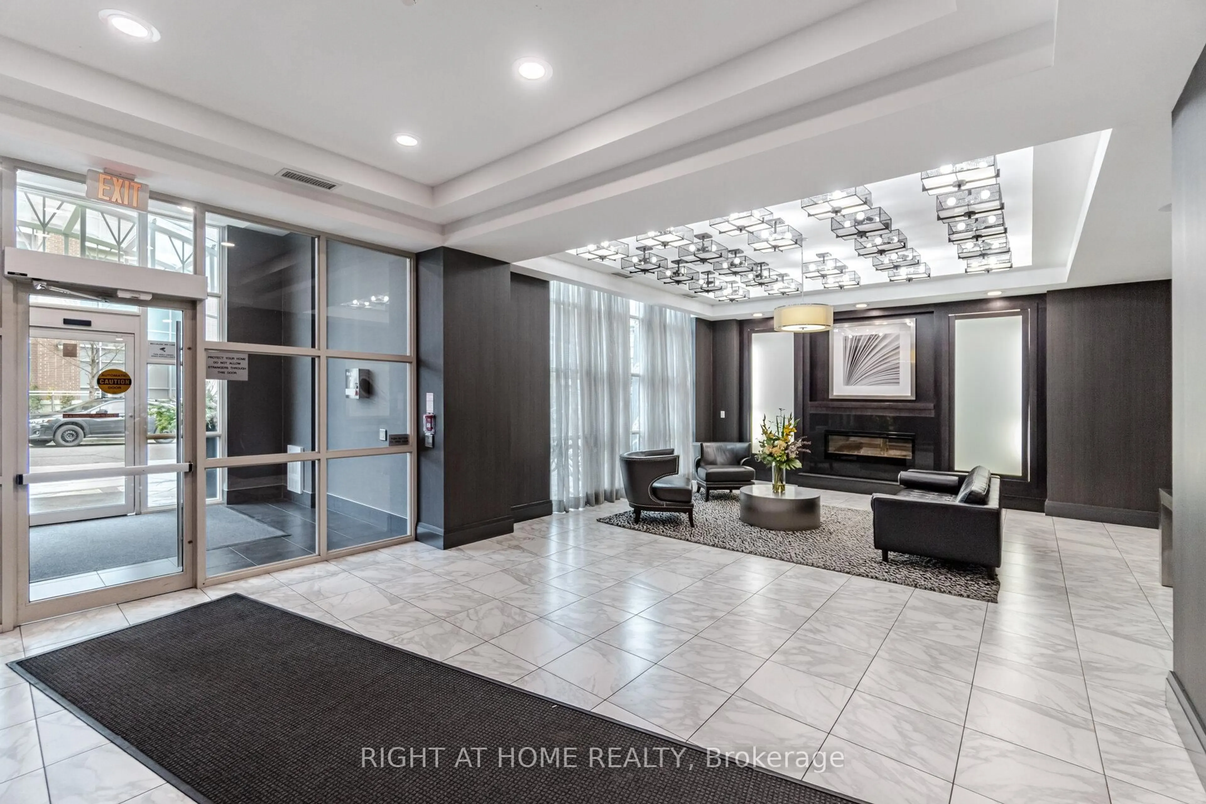 Lobby for 125 Western Battery Rd #1112, Toronto Ontario M6K 3R8
