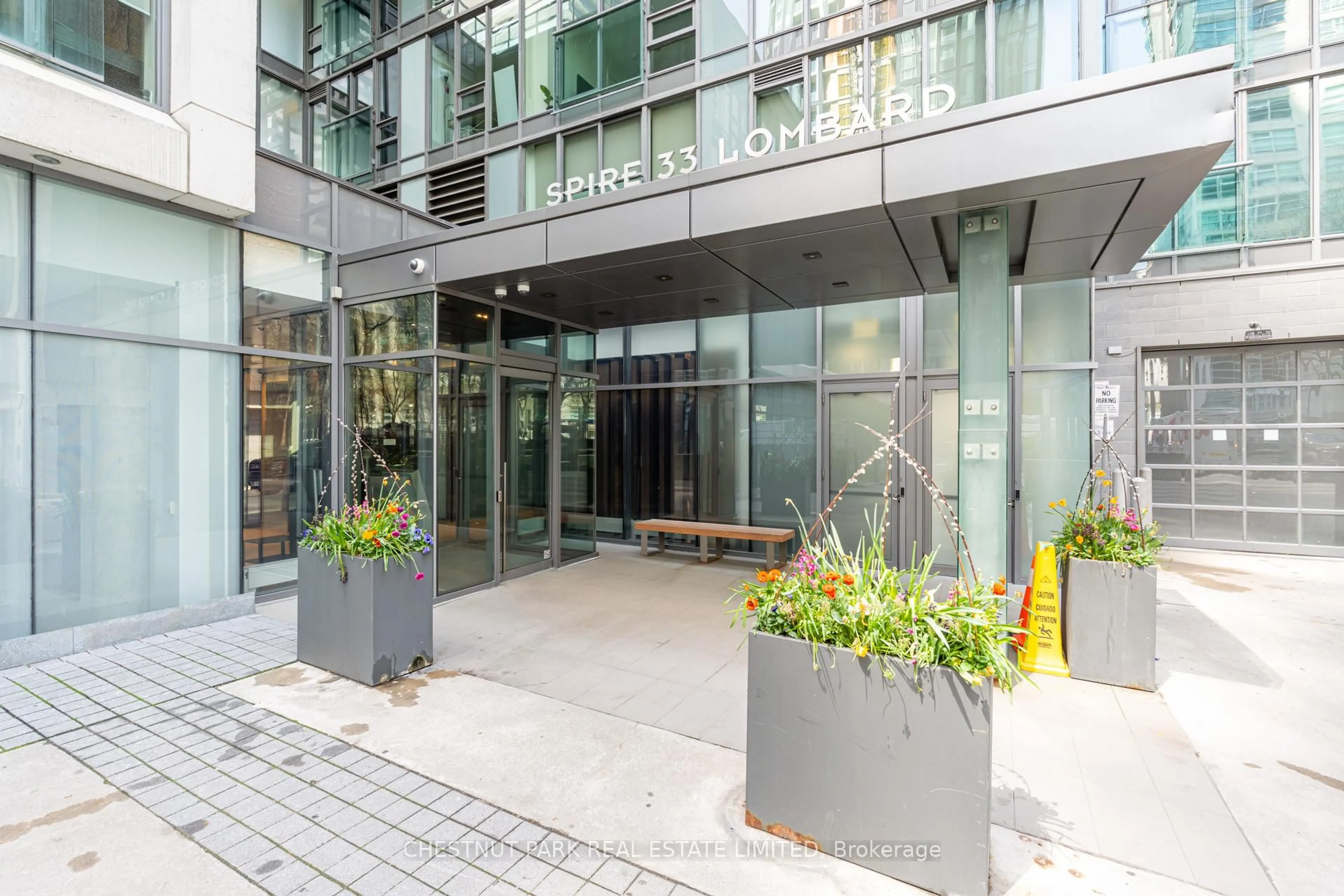 Indoor foyer for 33 Lombard St #2509, Toronto Ontario M5C 3H8