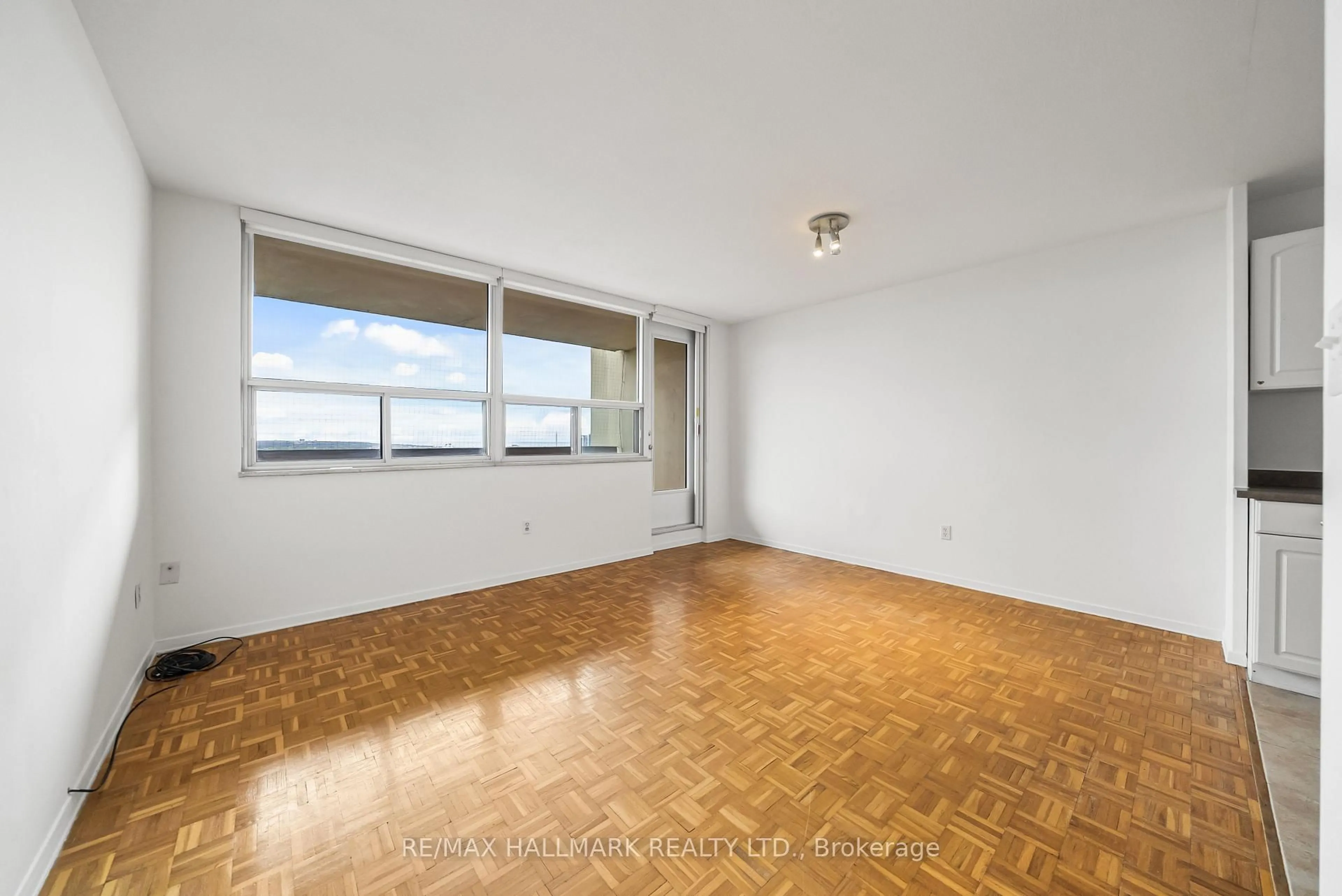 A pic of a room for 40 Homewood Ave #3112, Toronto Ontario M4Y 2K2