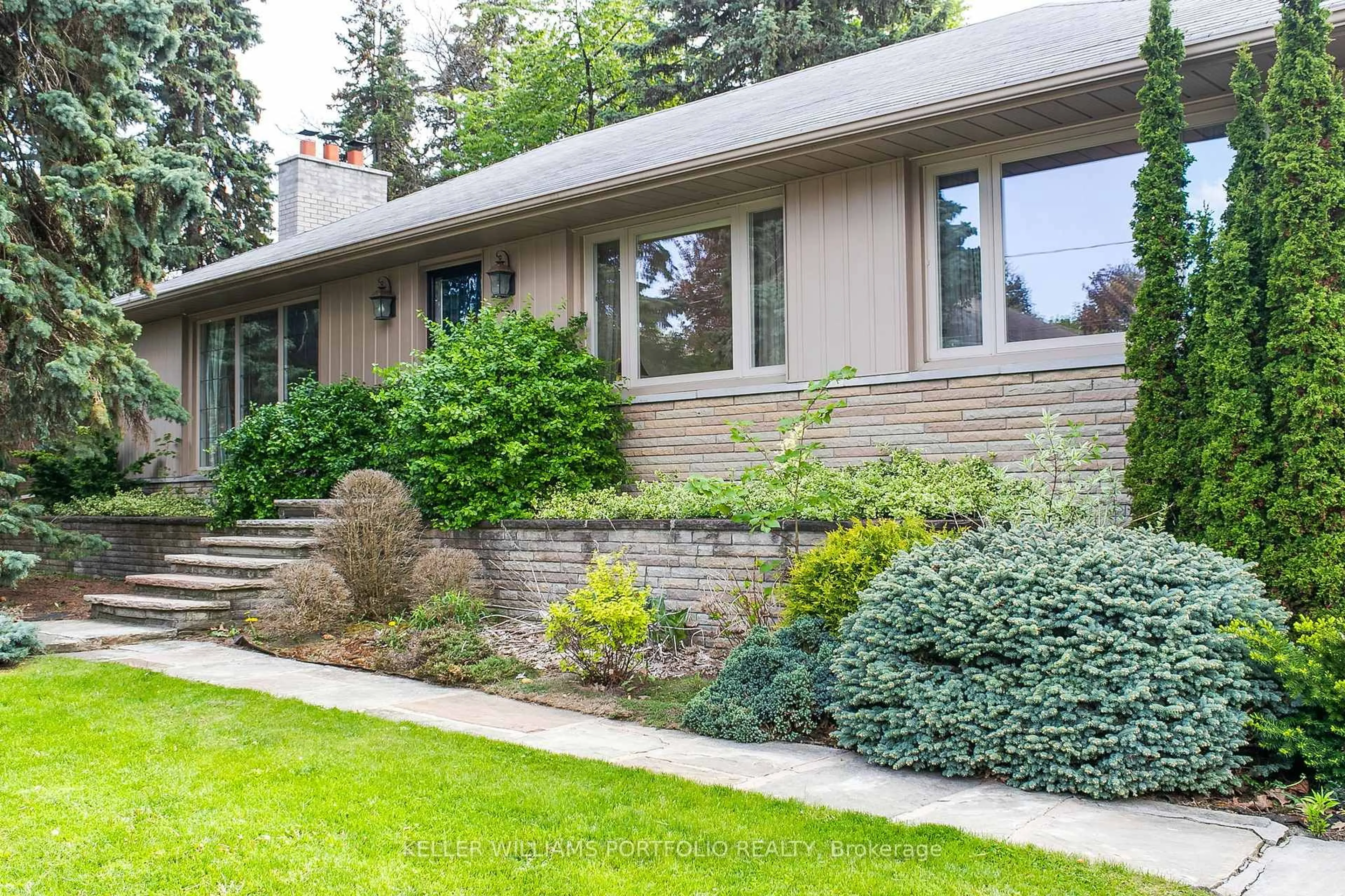 Home with brick exterior material, street for 29 Winlock Park, Toronto Ontario M2M 1Z1