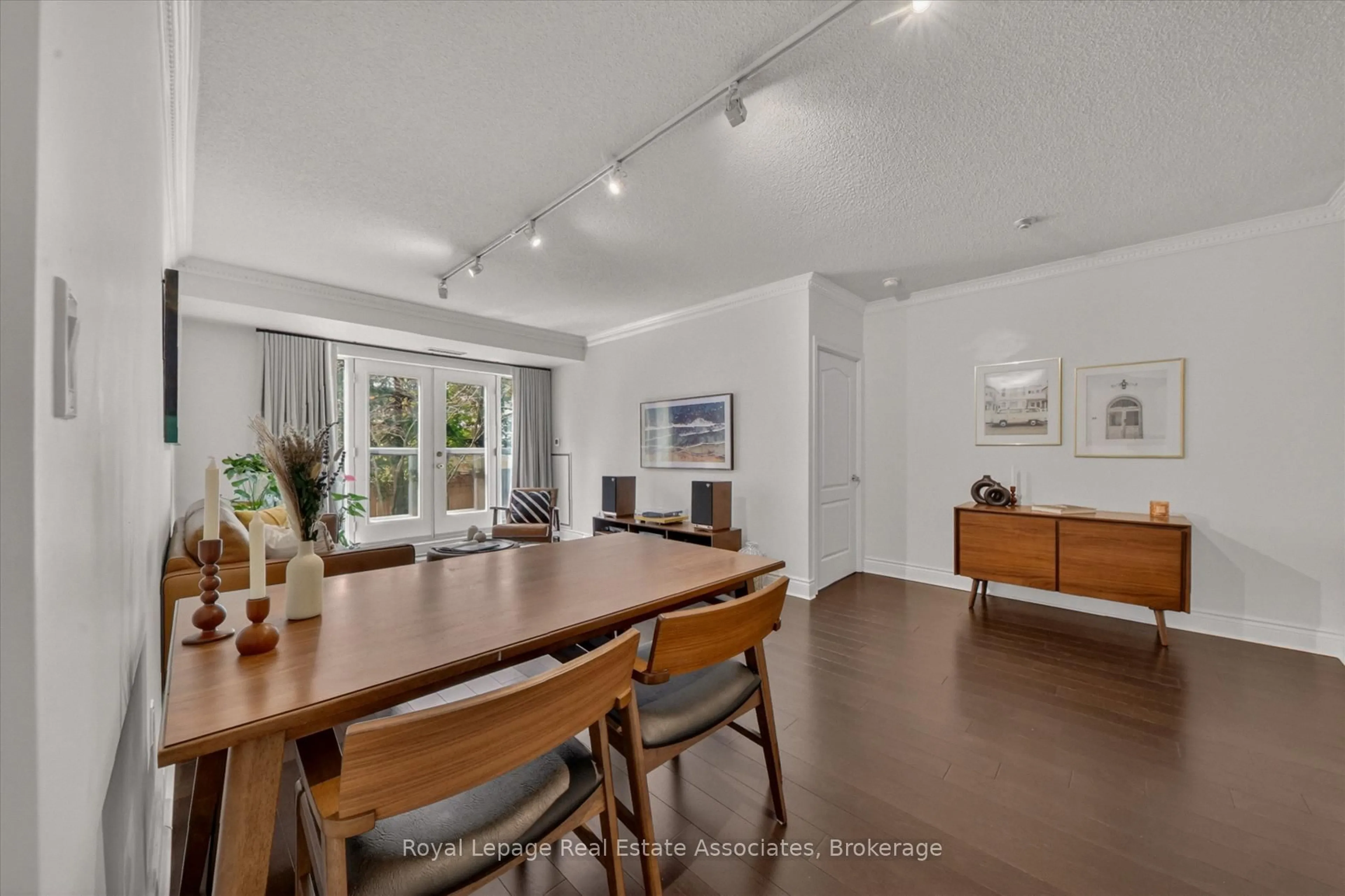 Dining room, unknown for 800 Spadina Rd #205, Toronto Ontario M5P 3N2