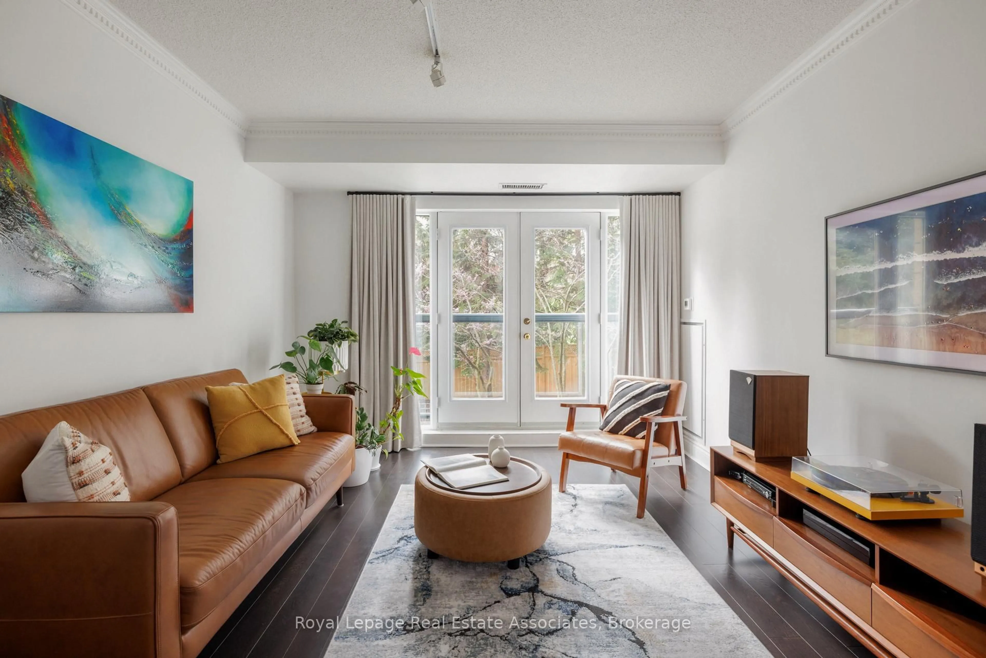 Living room with furniture, unknown for 800 Spadina Rd #205, Toronto Ontario M5P 3N2
