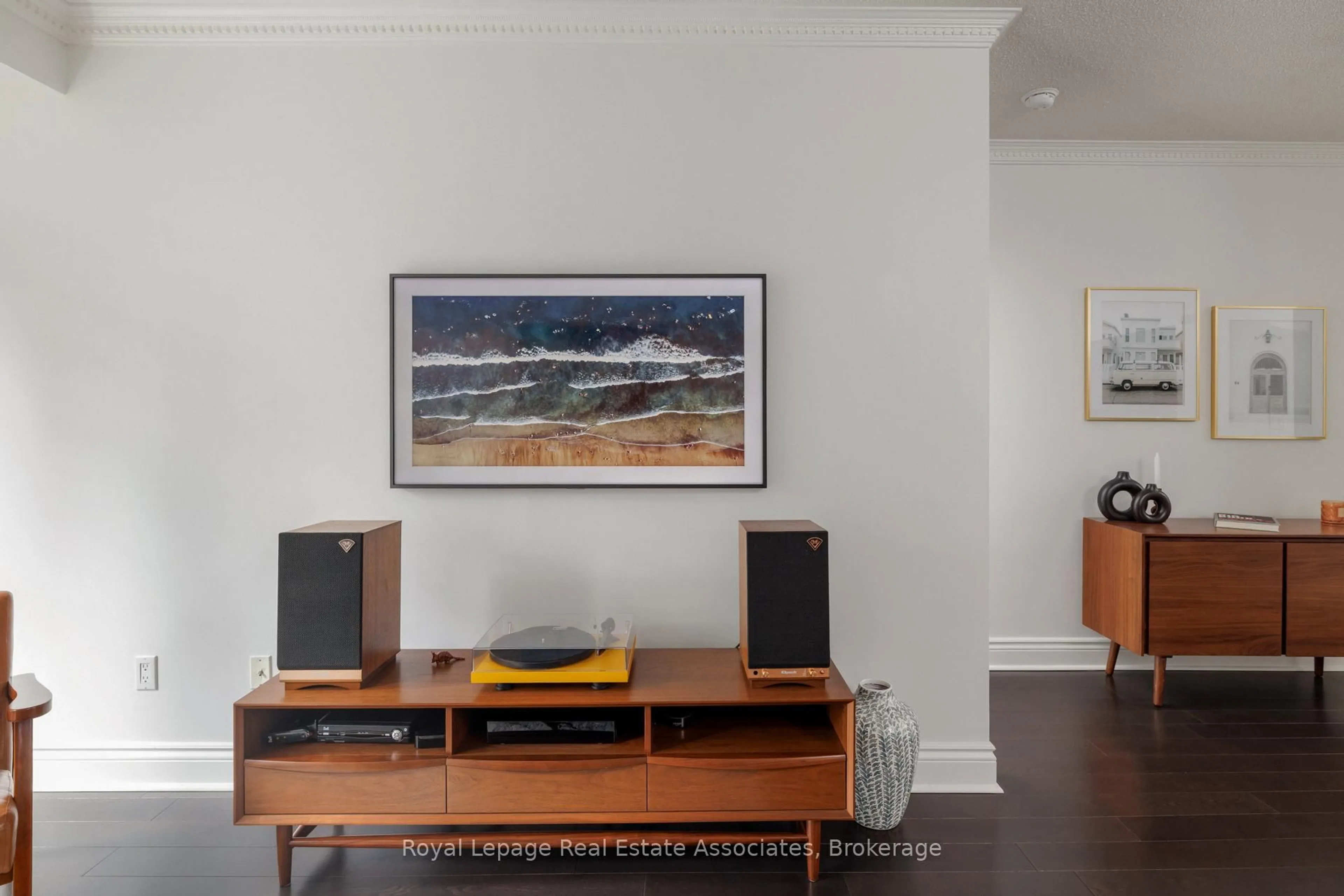 Home theater for 800 Spadina Rd #205, Toronto Ontario M5P 3N2