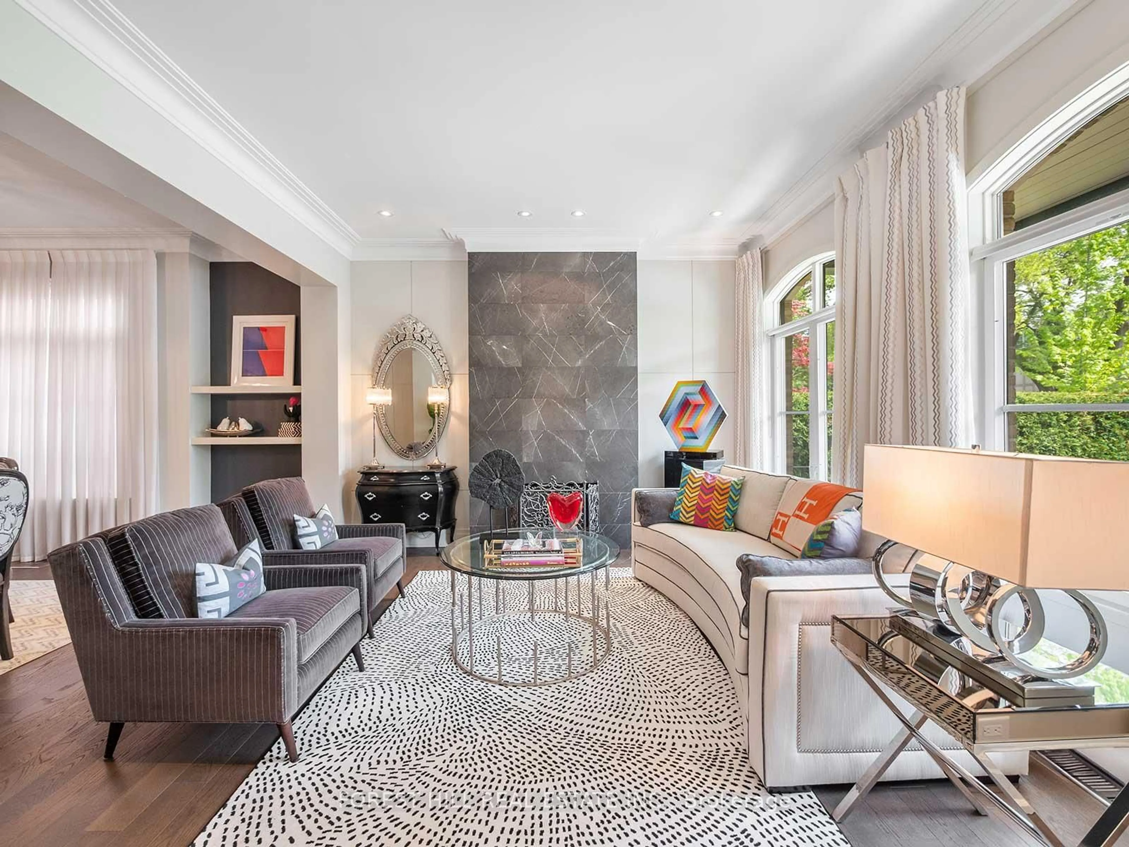 Living room with furniture, unknown for 598 Castlefield Ave, Toronto Ontario M5N 1L8